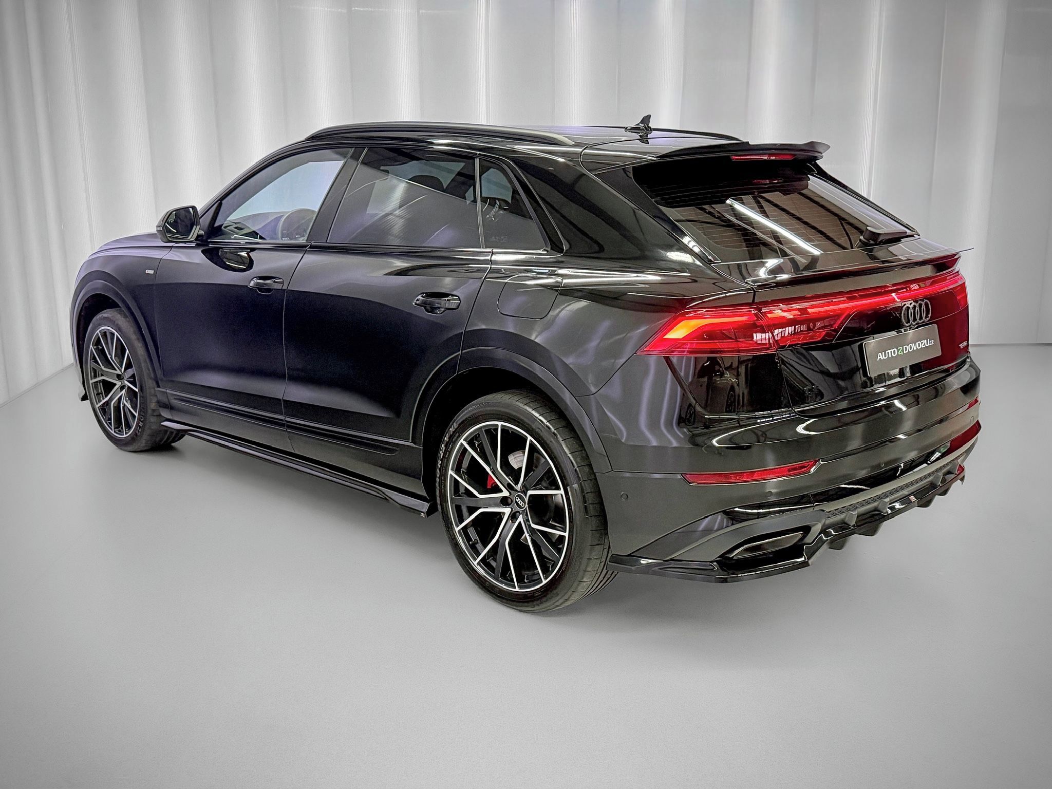 Audi Q8, 55TFSi e QUATTRO S-LINE, B&O, - fotka 5