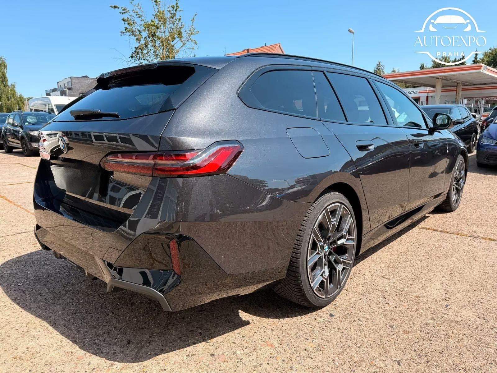 BMW Řada 5, 550e Touring xDrive M Sport - fotka 6