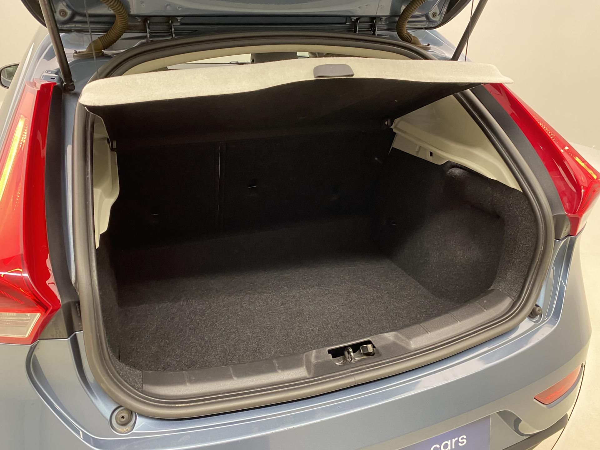 Volvo V40, D2 Momentum - fotka 6