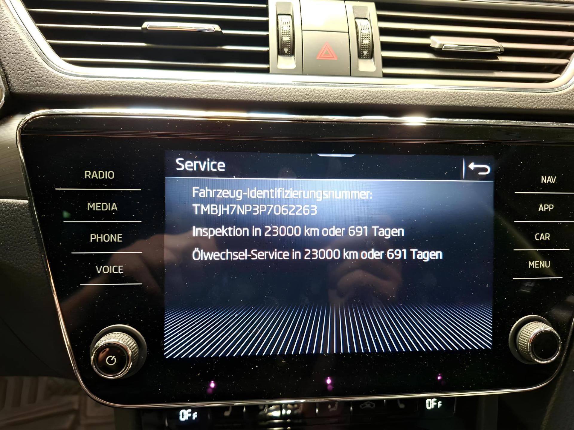 Škoda Superb, 2.0TDI DSG 110KW Style DPH TZ - fotka 5