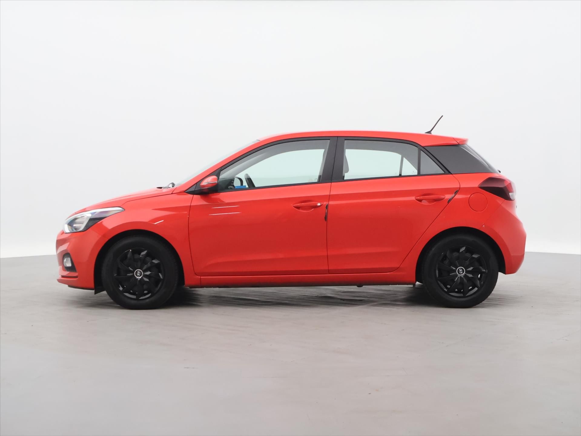 Hyundai i20, 1,3 i 55kW Family+ CZ 1.maj - fotka 4