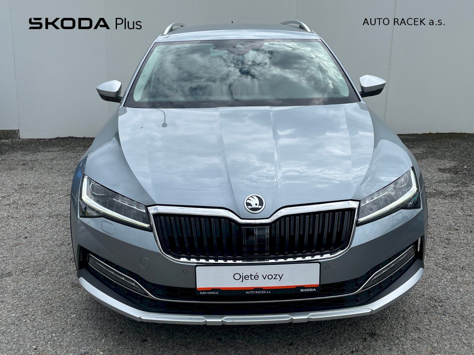 Škoda Superb, 2.0 TDI 140kW Scout Combi 4x4 - fotka 4