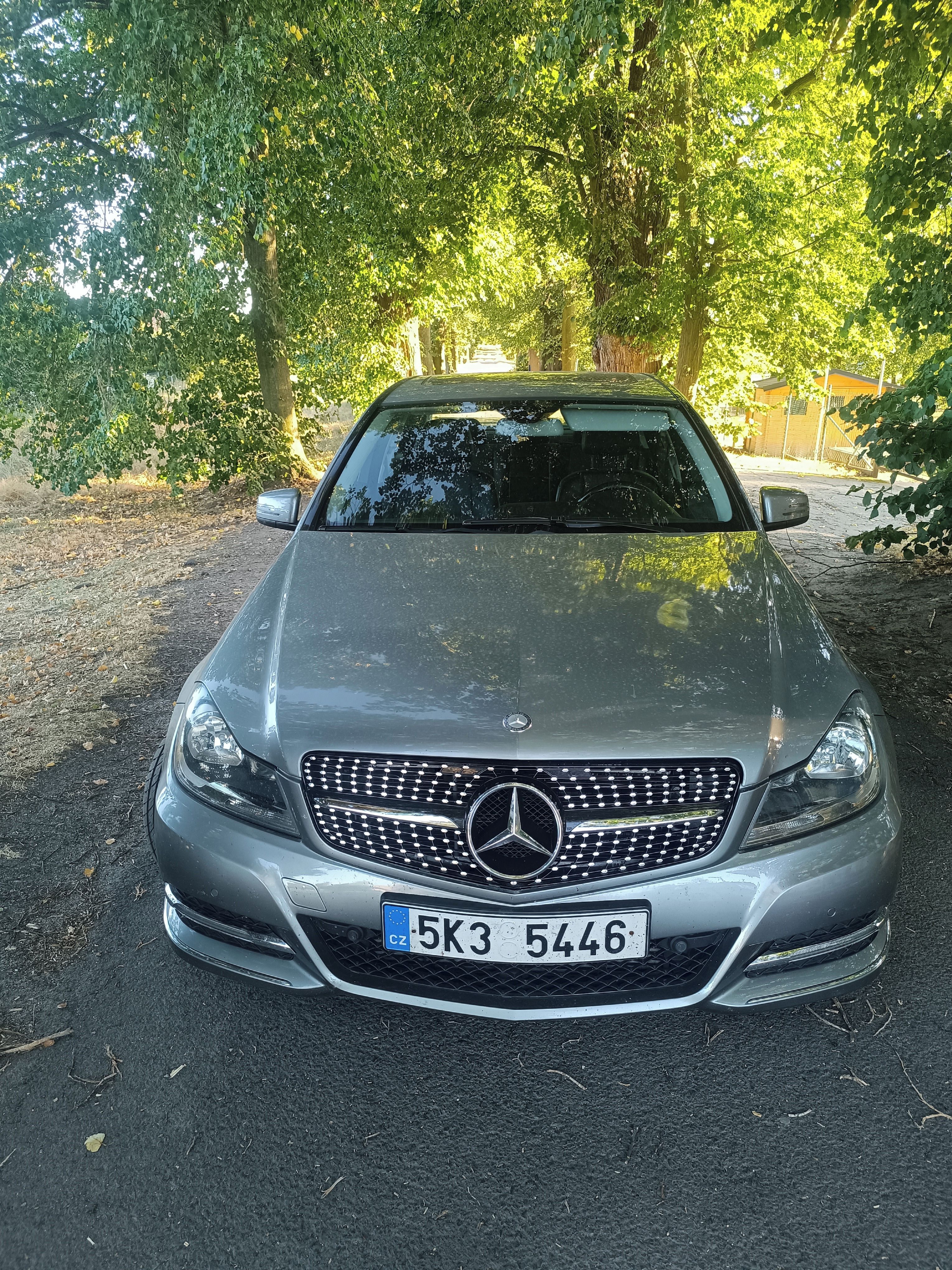 Mercedes-Benz Třídy C, Mercedes-Benz c220 125kw - fotka 2