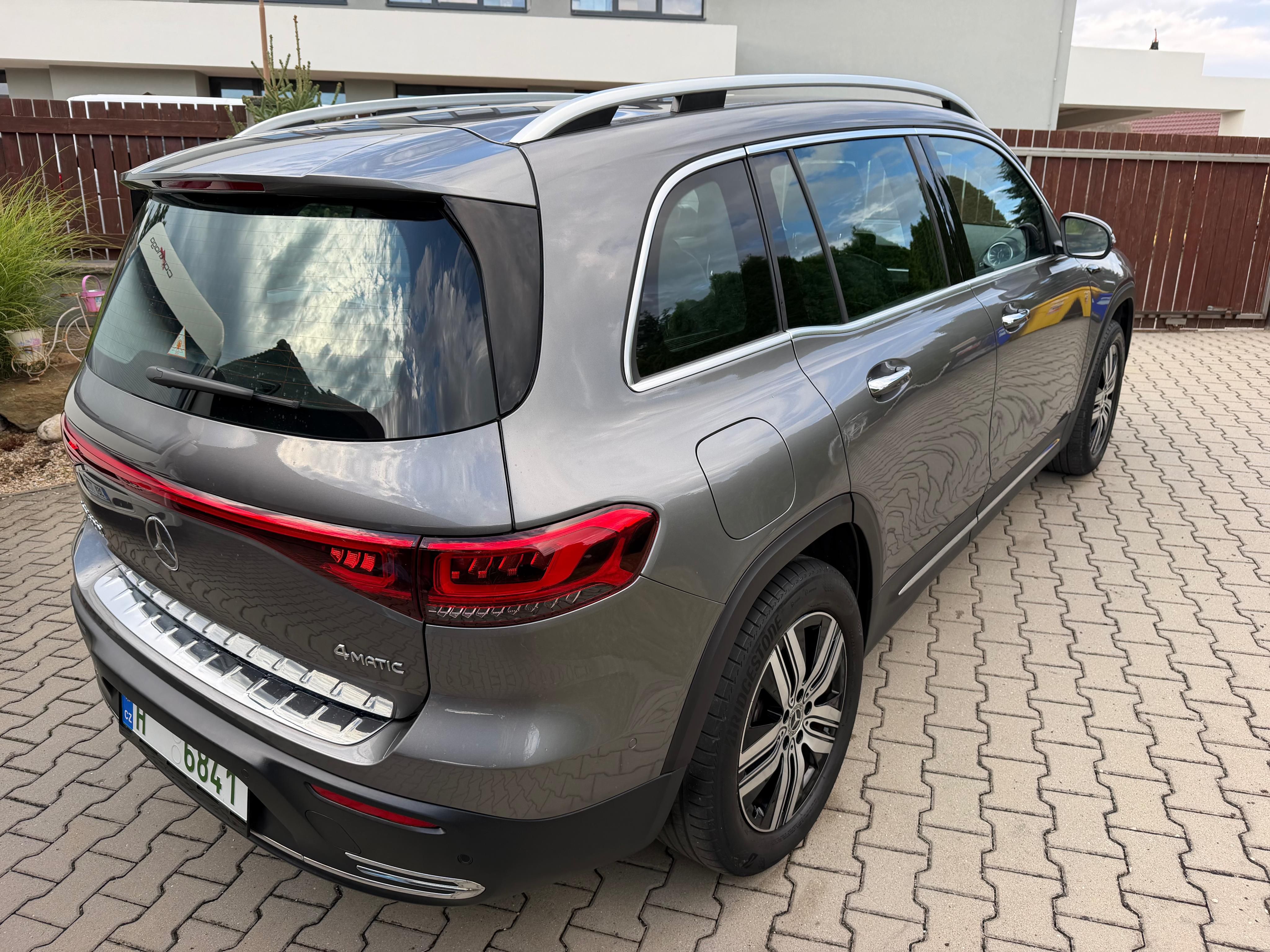 Mercedes-Benz EQB, 300 4M Luxury Line, 7míst, TZ - fotka 5