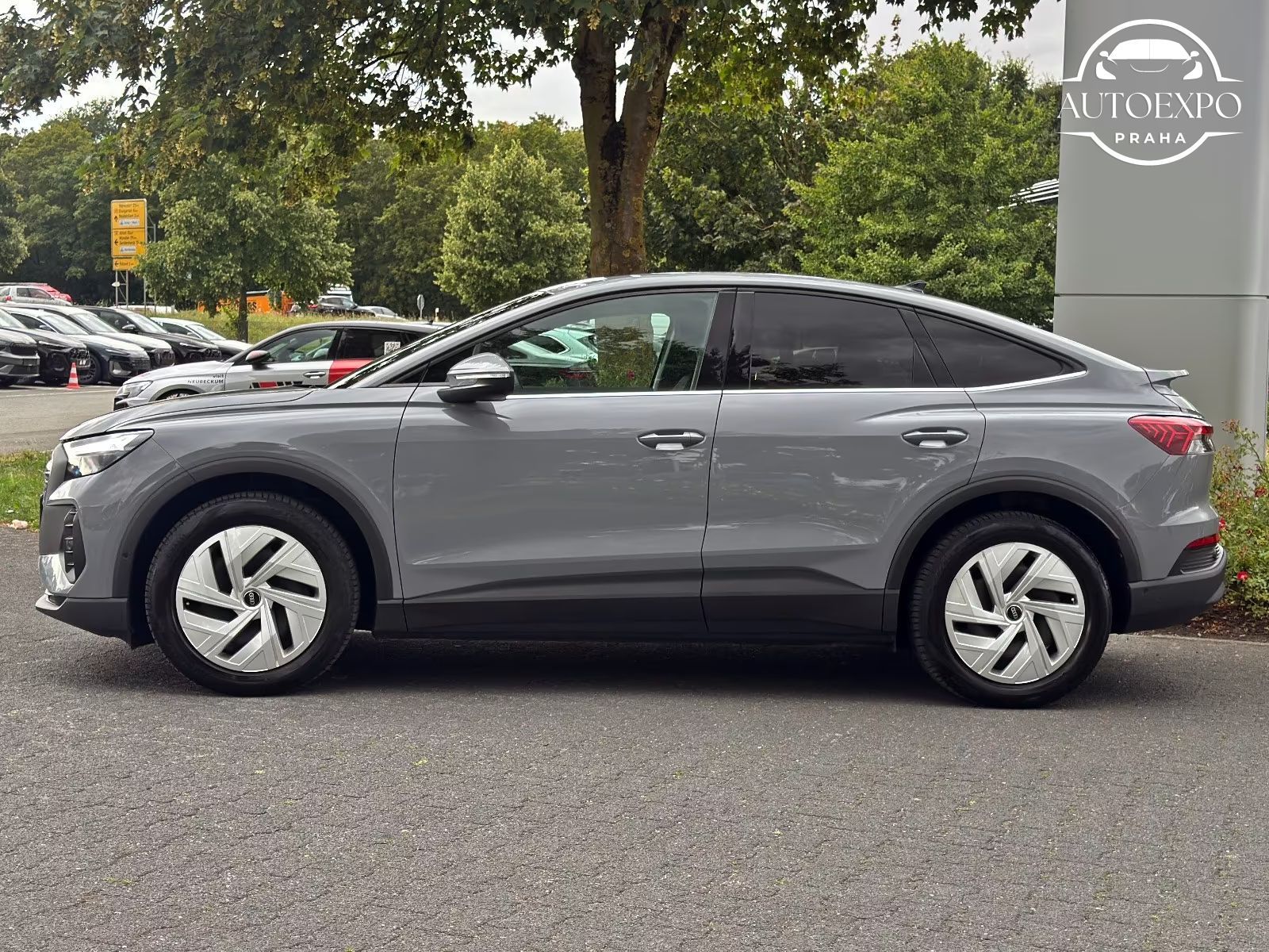 Audi Q4 e-tron, Q4 Sportback e-tron 40* - fotka 4