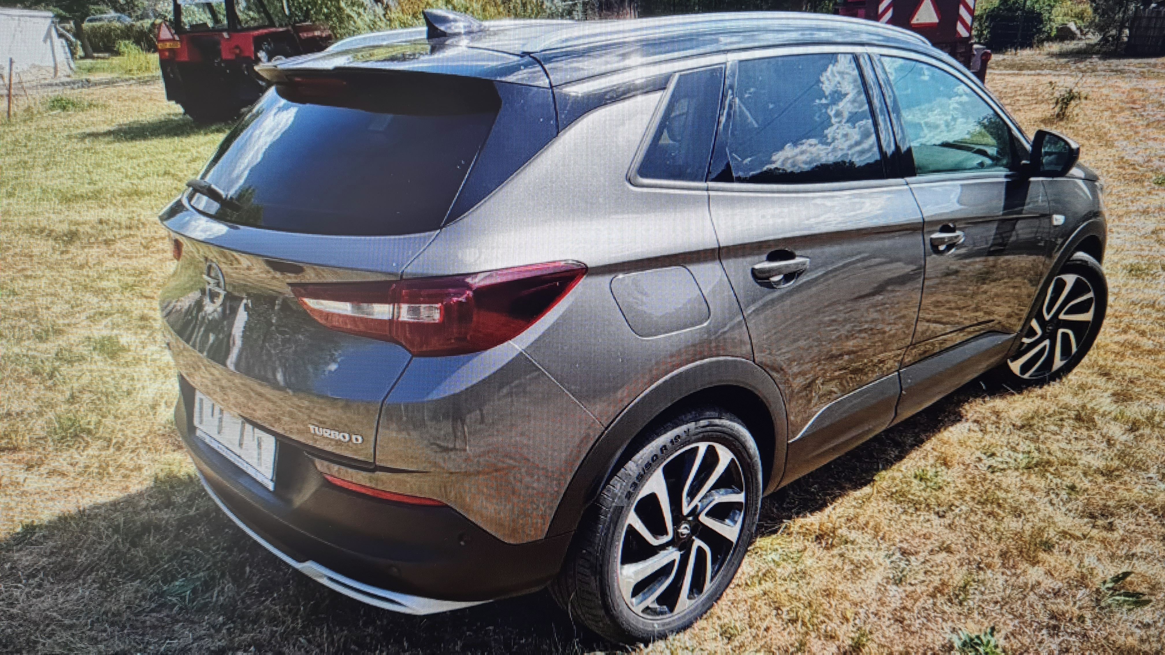 Opel Grandland X, 1.6 diesel TOP STAV - fotka 3