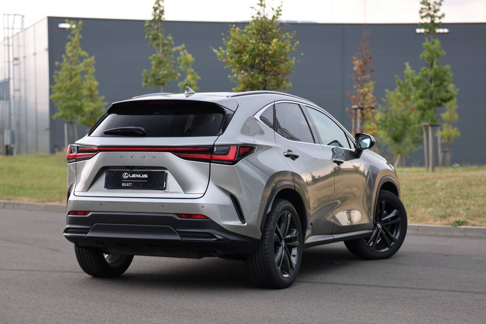 Lexus NX 350h, 350H HEV PRESTIGE PLUS TECH - fotka 4