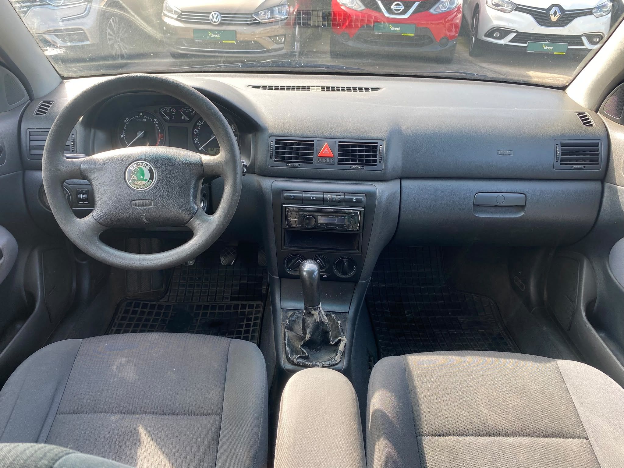 Škoda Octavia, 1.9TDI 66 KW Ambiente - fotka 5