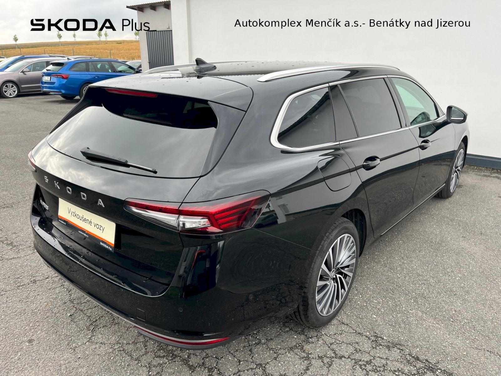 Škoda Superb, SUPERB COMBI L K TD 110/2.0 A7 - fotka 2