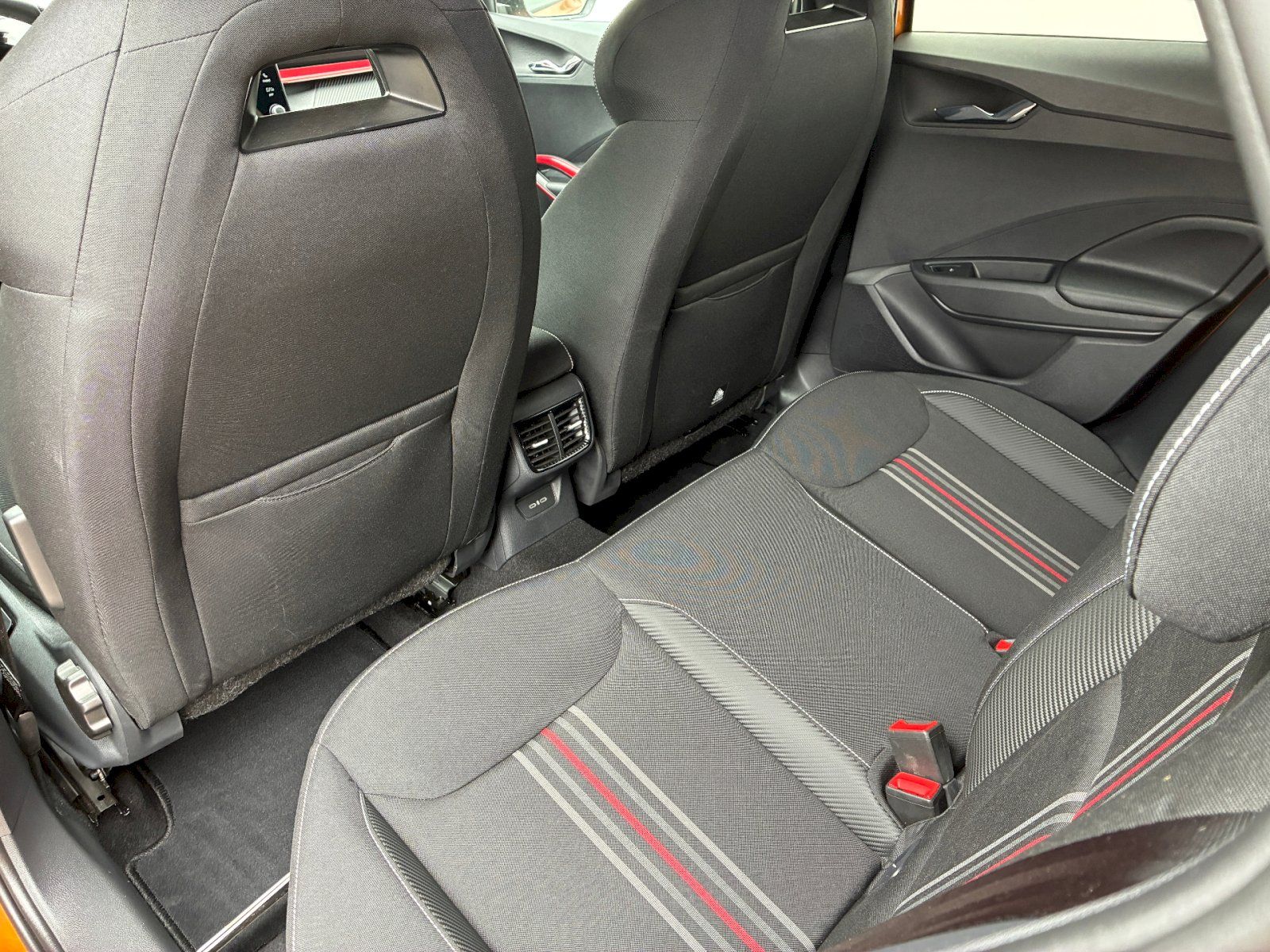 Škoda Fabia, 1,0 TSI / 85 kW Monte Carlo - fotka 6