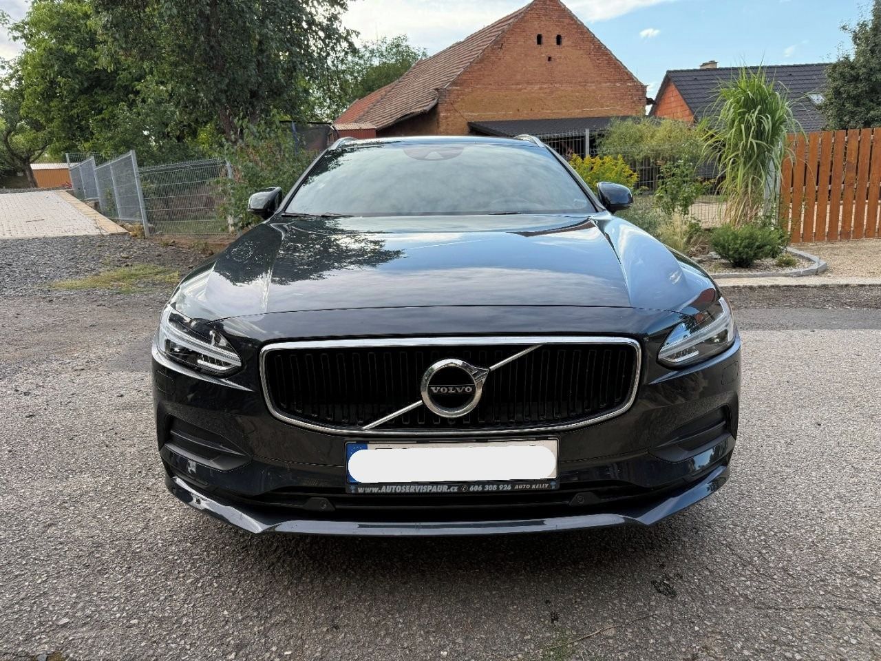 Volvo V90, D4 AWD Momentum AT8, ČR - fotka 2