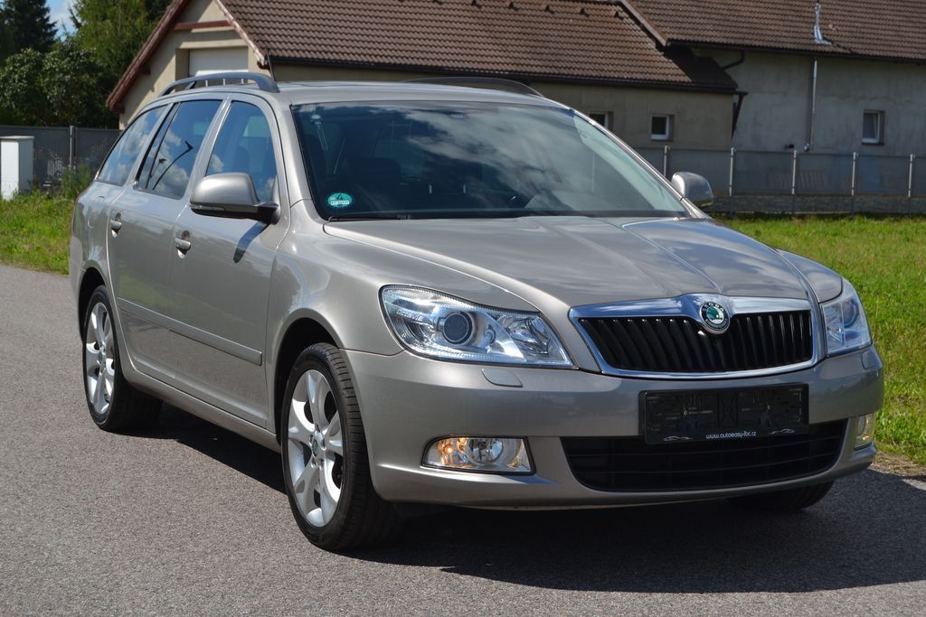 Škoda Octavia, 1.4 TSI 90kW Elegance kombi - fotka 5