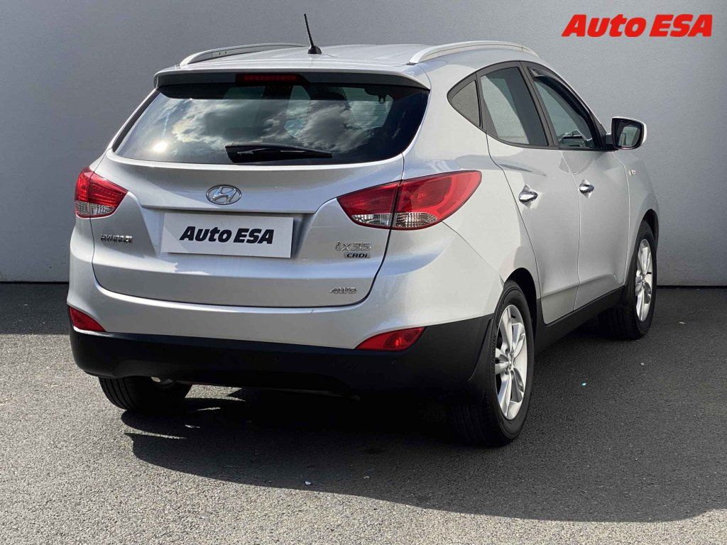 Hyundai ix35, 2.0CRDi 4x4 - fotka 4