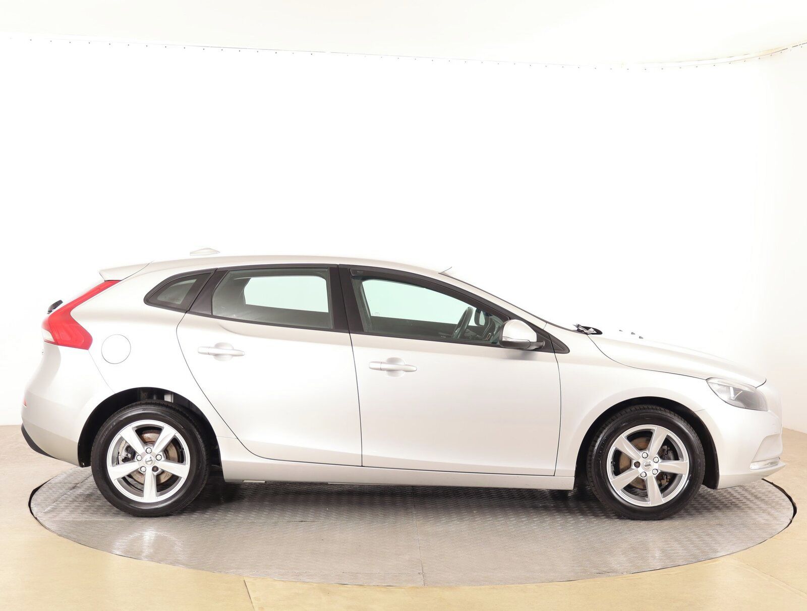 Volvo V40, 2.0 D2, Serv.kniha - fotka 6