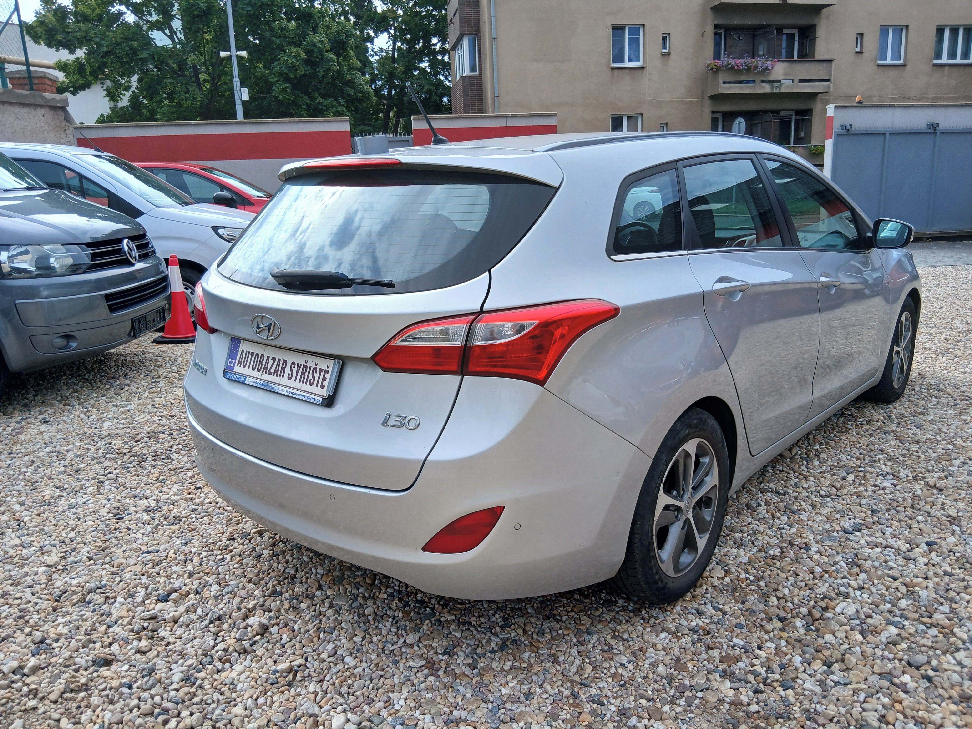 Hyundai i30, 1.6CRDi 81KW DPH,ČR +Zim.kola - fotka 5