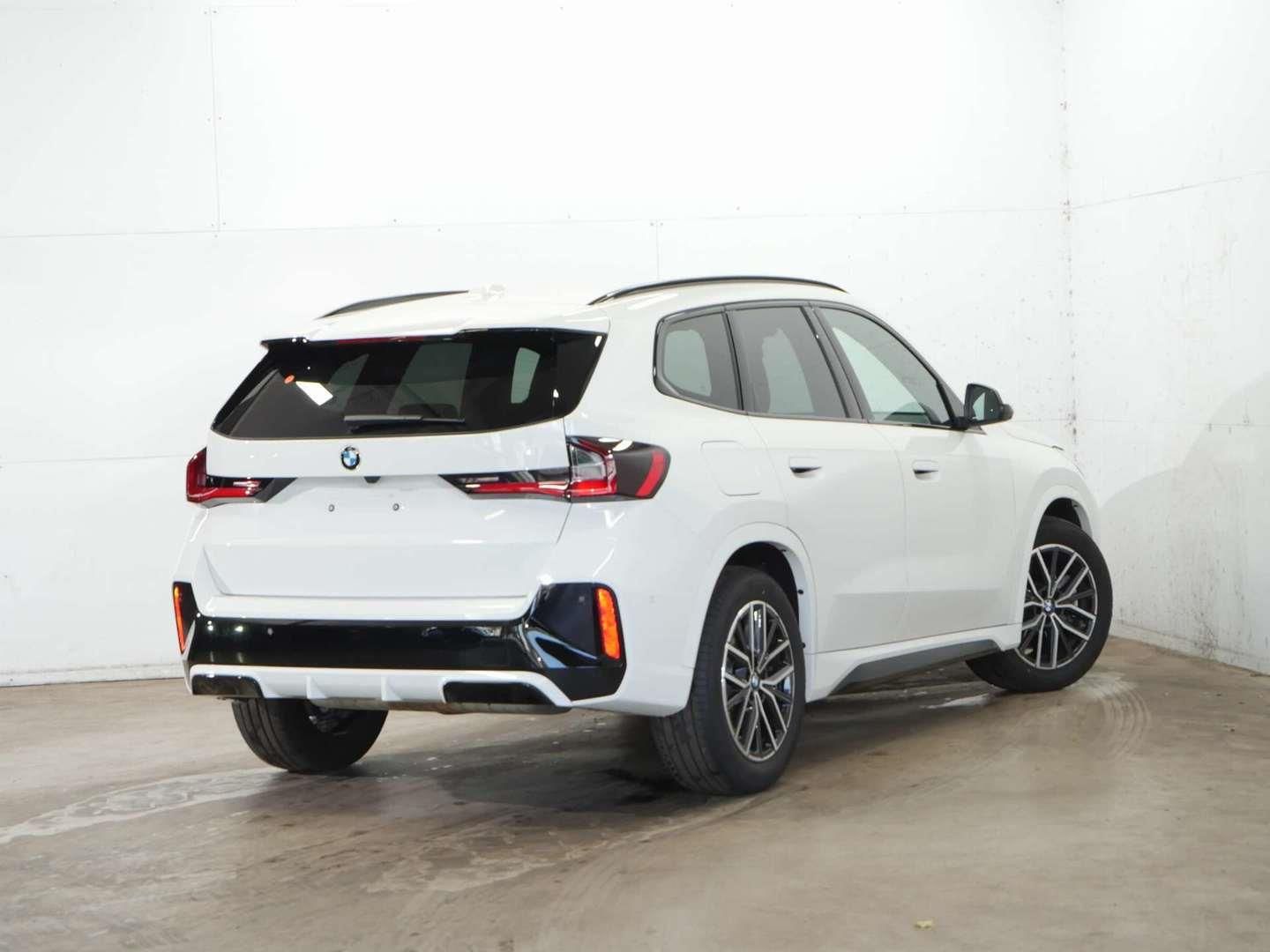 BMW X1, X1 23i xDrive M-Paket Harman - fotka 4