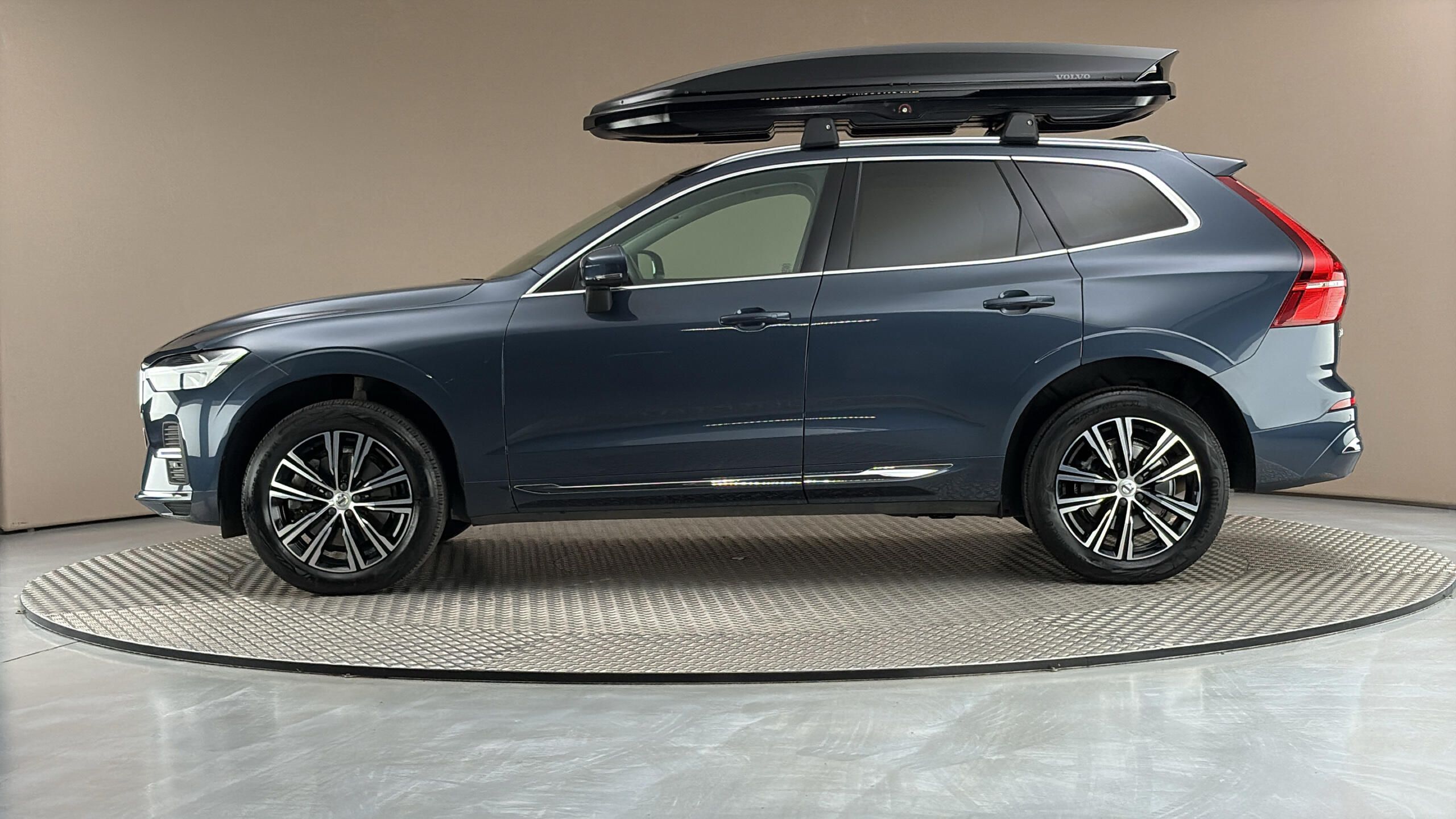 Volvo XC60, 2.0 B5 AUT AWD Inscription - fotka 4