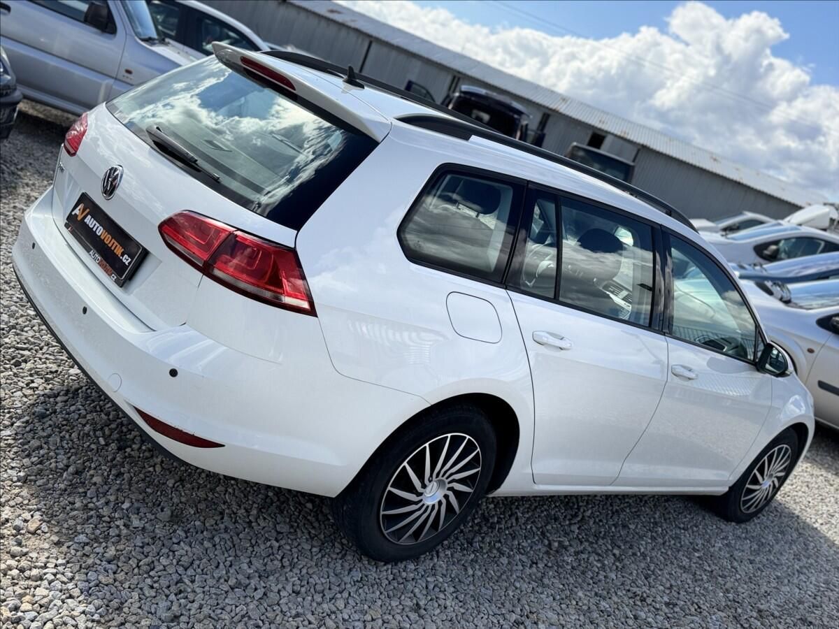 Volkswagen Golf, 1,6 TDI NAVIGACE +SADA ALU KOL - fotka 5