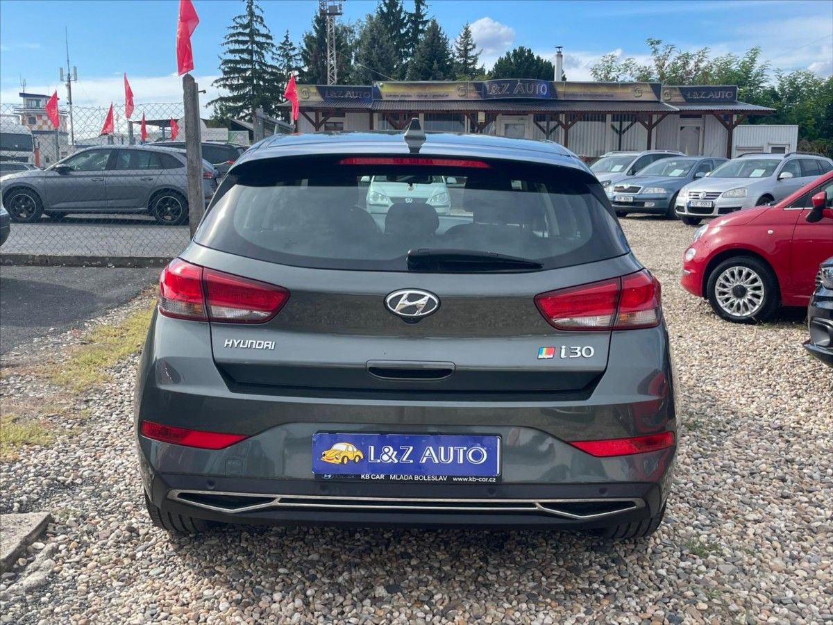 Hyundai i30, 1,5 DPi - fotka 5