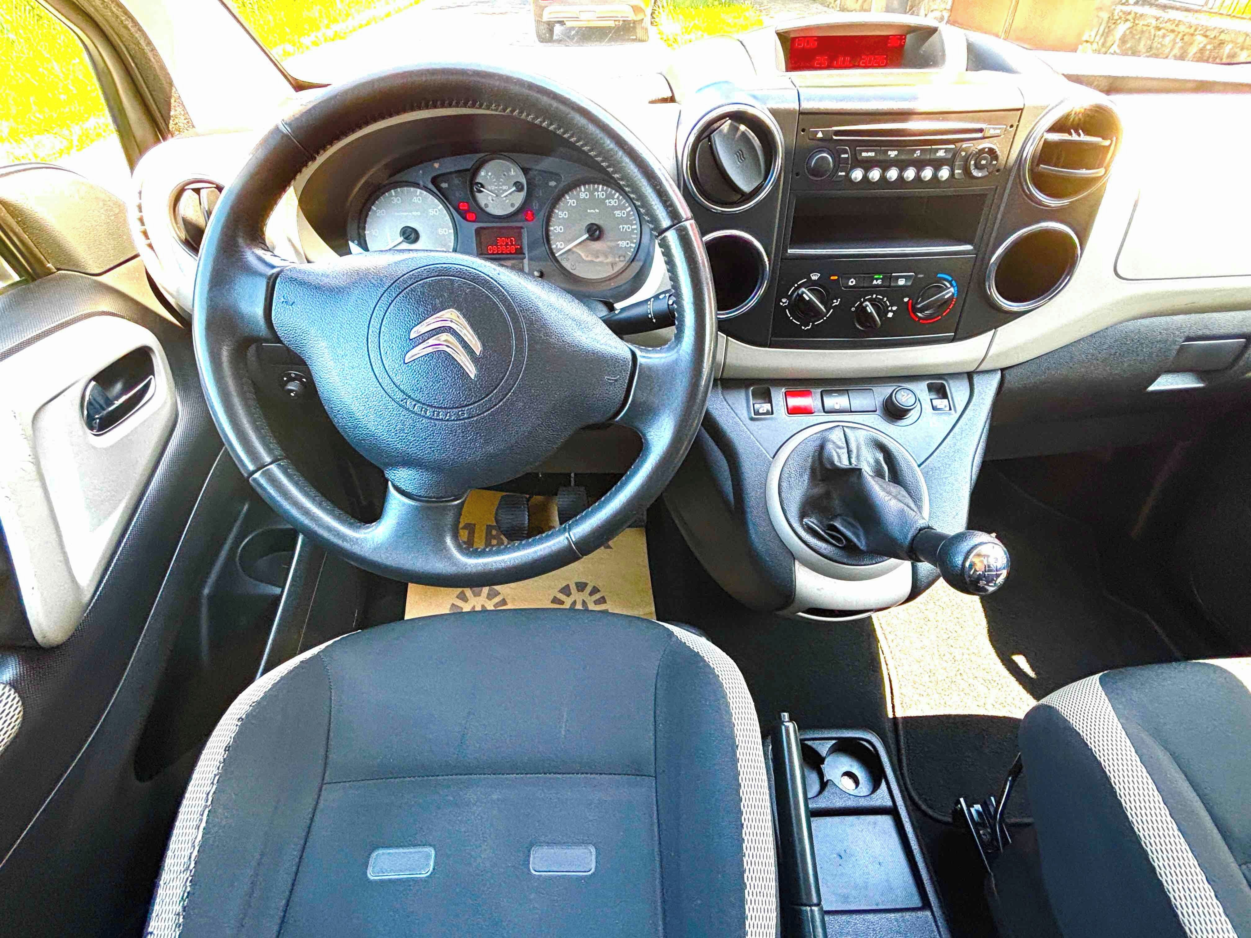 Citroën Berlingo, 1.6 HDi - 94tis.km, 1. maj. ČR - fotka 2