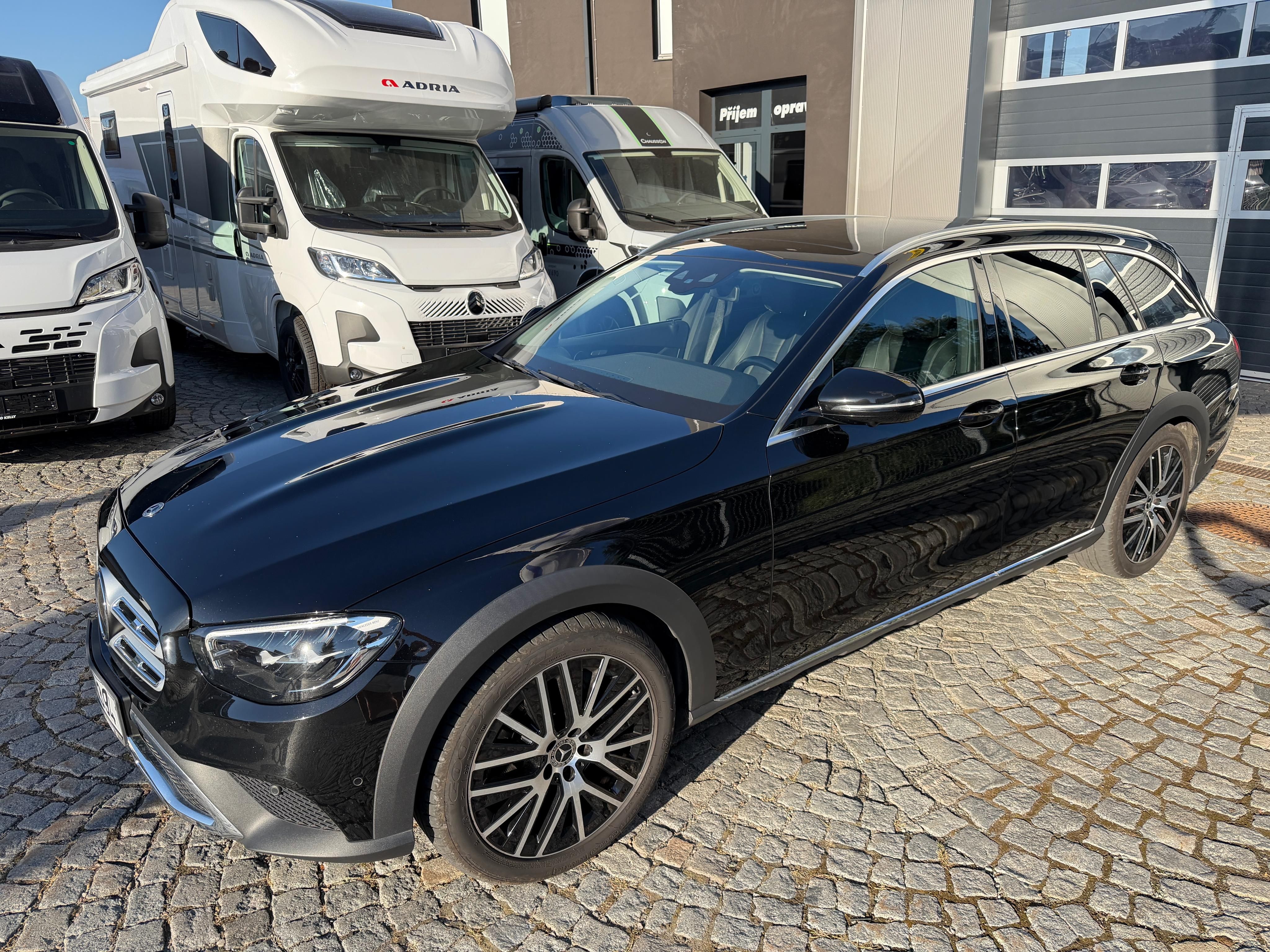 Mercedes-Benz Třídy E, 400 d, 4 MATIC, V ZÁRUCE! - fotka 4