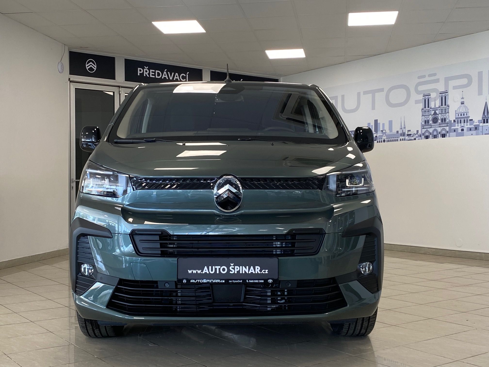Citroën SpaceTourer, FEEL M 2.0 HDi 180k EAT8 8 mís - fotka 2