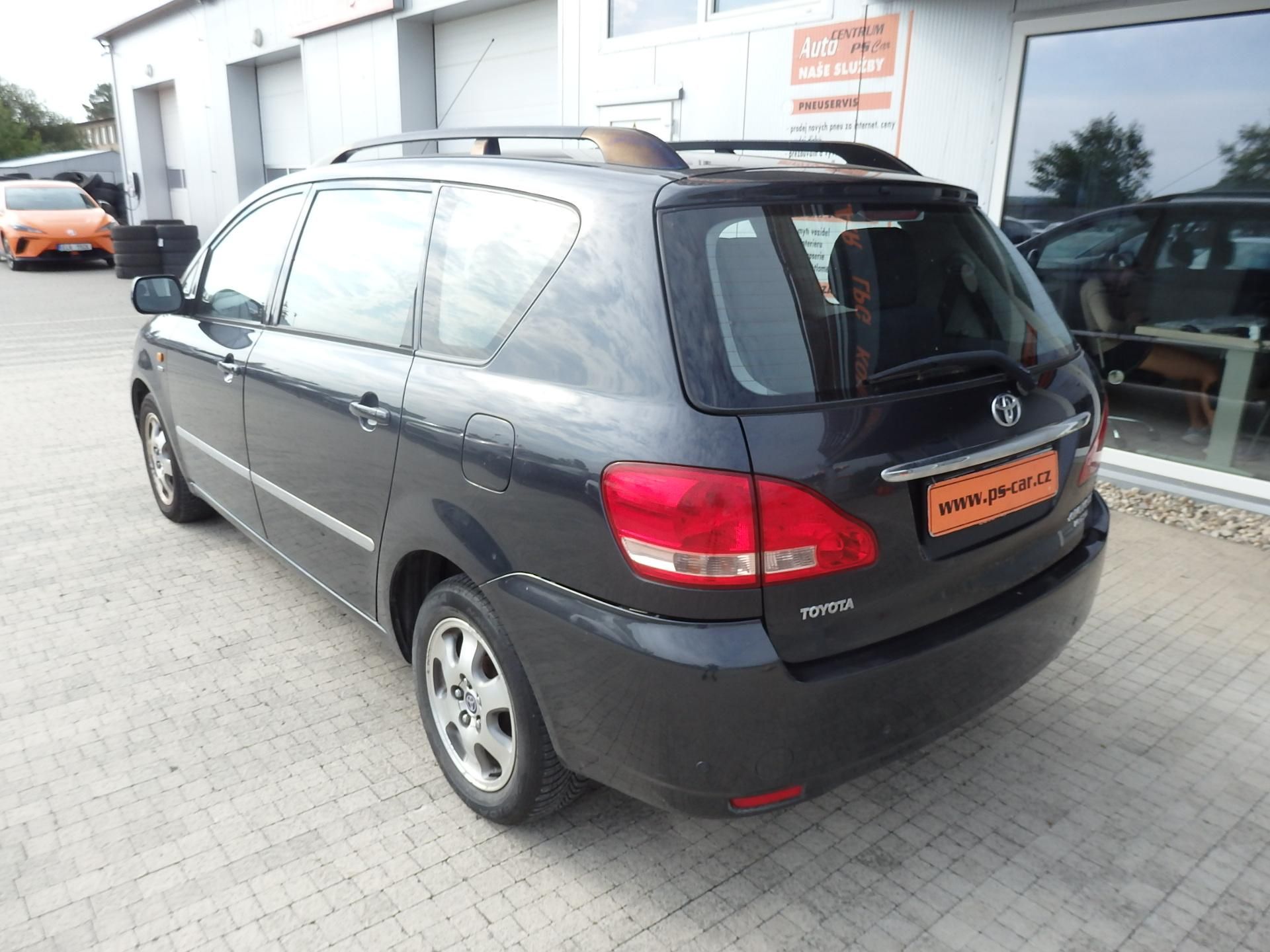 Toyota Avensis Verso, 2.0 VVT-i 110 kW KLIMA 7 MÍST - fotka 5