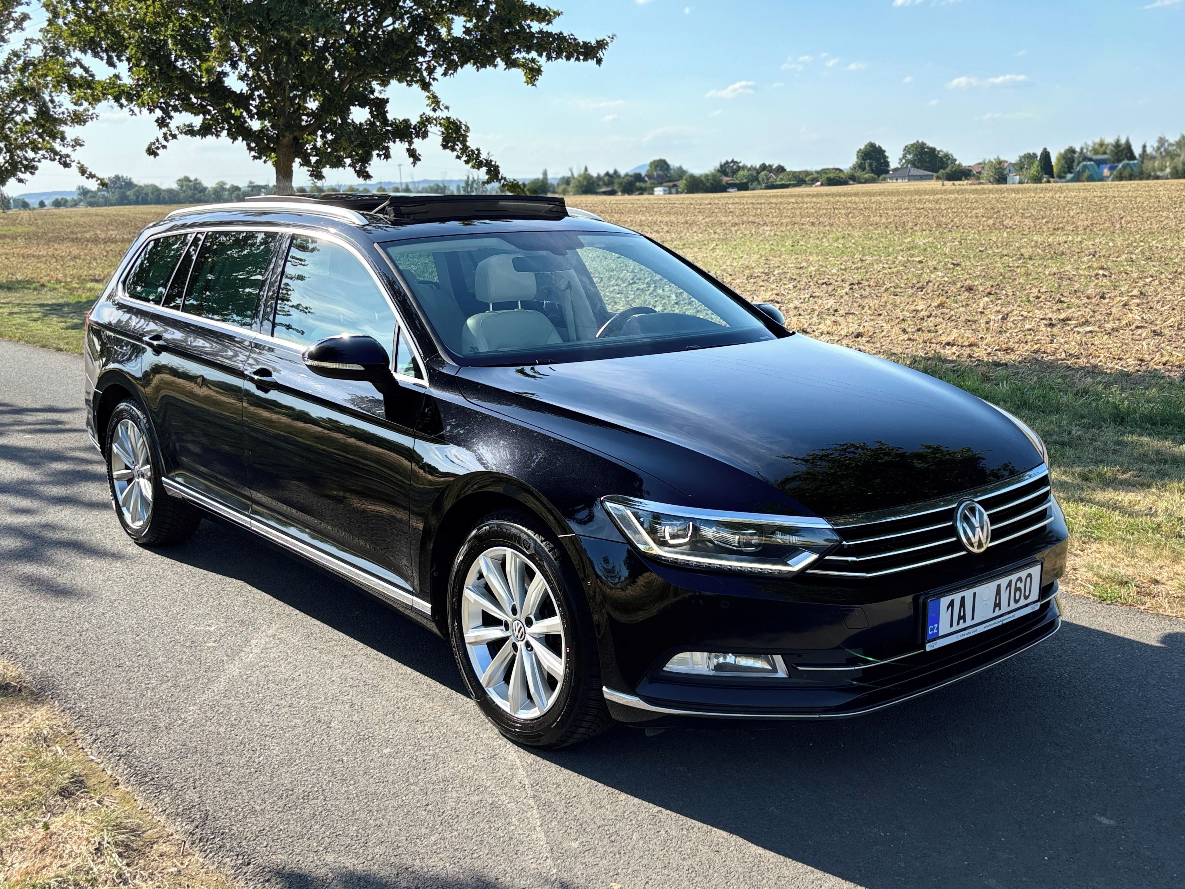 Volkswagen Passat, 2.0TDI *LEDMatrix*Pano*Tažné* - fotka 3