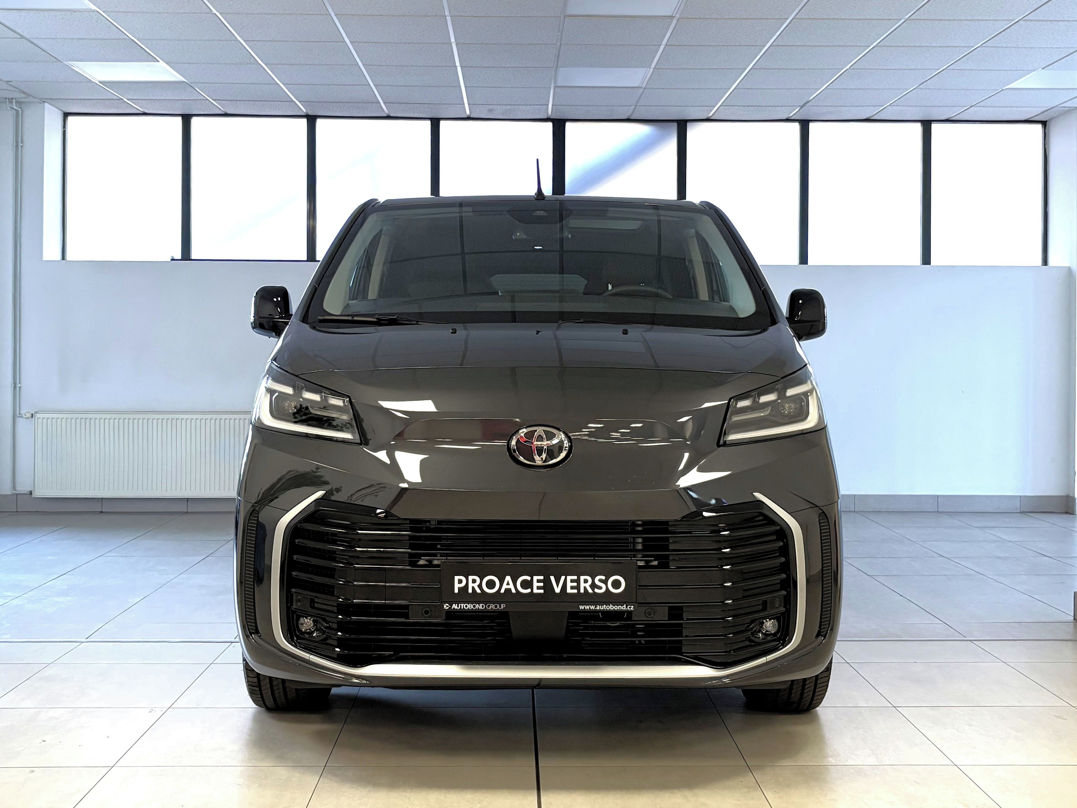 Toyota Proace Verso, VIP Skywiev, 2.0L Diesel, 8AT - fotka 2