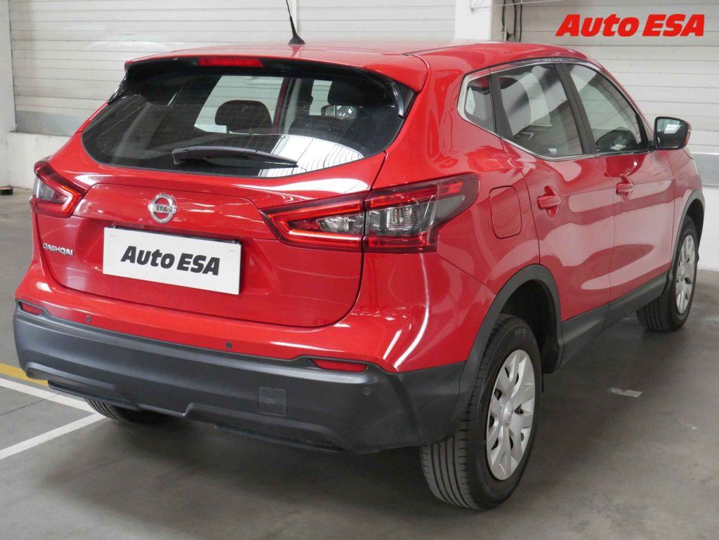 Nissan Qashqai, 1.3 DIG-T,ČR,AC,temp - fotka 6