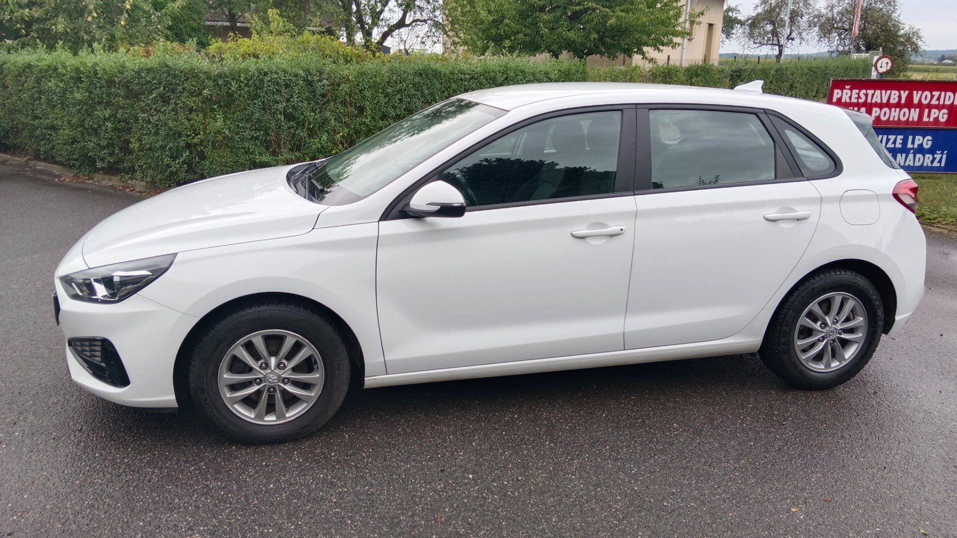 Hyundai i30, 1.5 i 80 kw - fotka 6