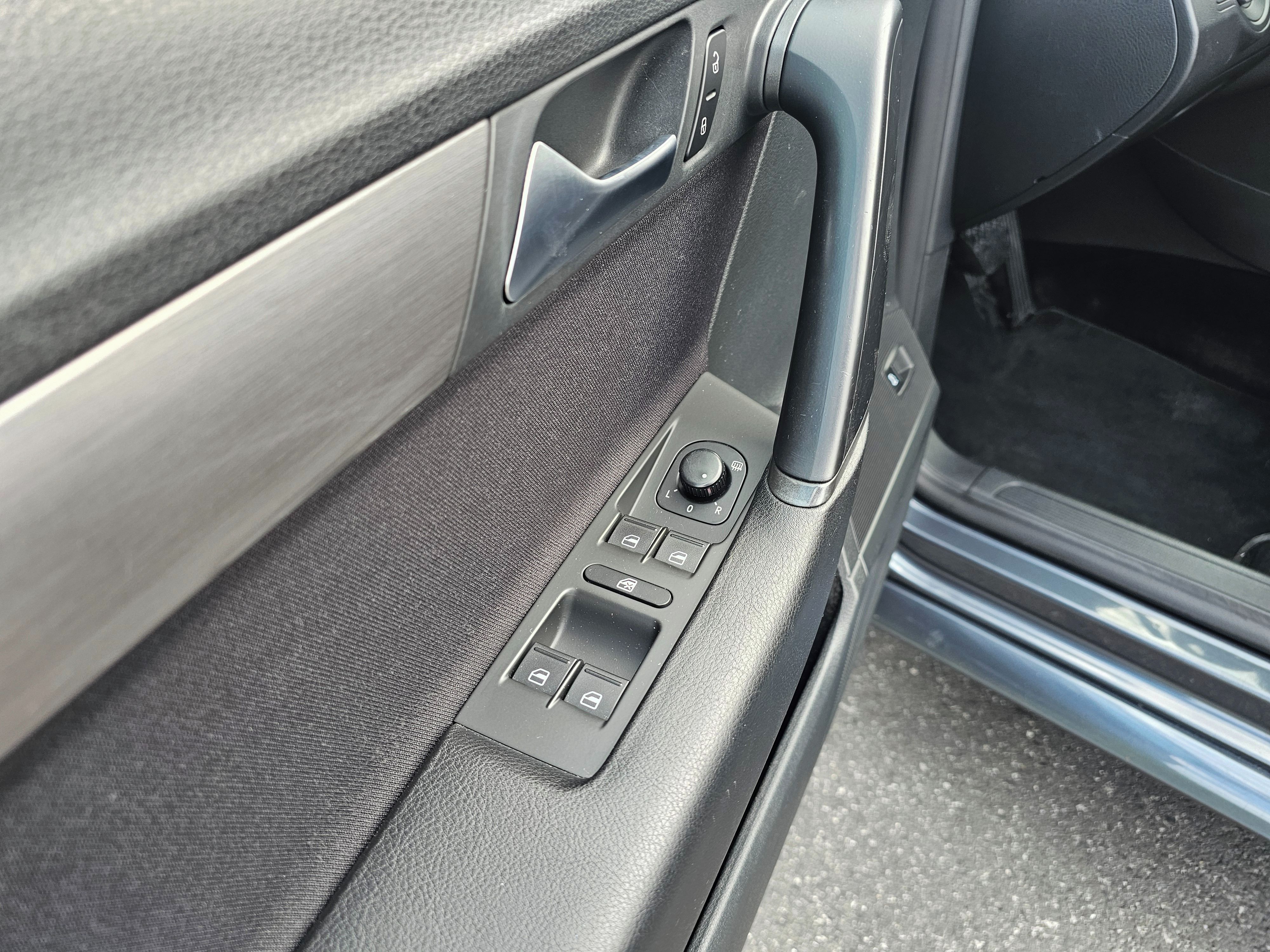 Volkswagen Passat, 2.0 TDI 103 kW DSG - fotka 6