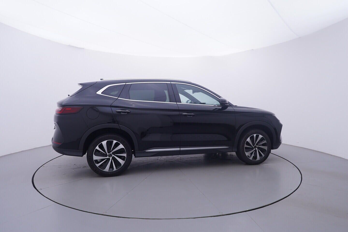 BYD Seal U, Design plg-in hybrid 238 kW - fotka 6