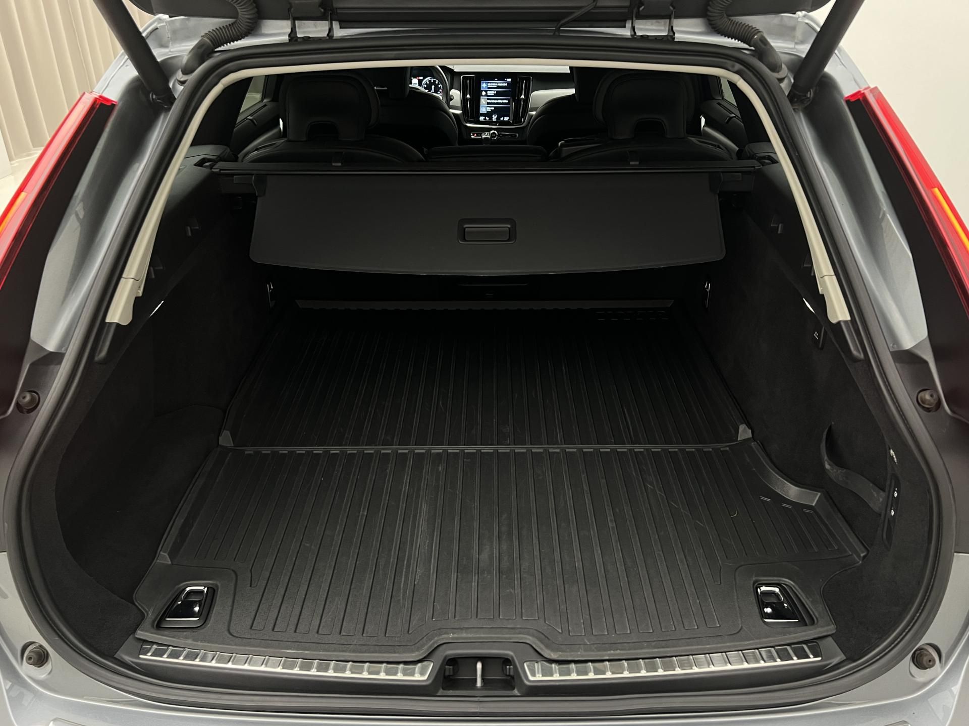 Volvo V90, T5 AWD PLUS AUT - fotka 5