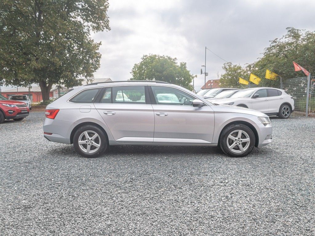 Škoda Superb, ČR 2.0TDI 110KW DSG – NAVI - fotka 4