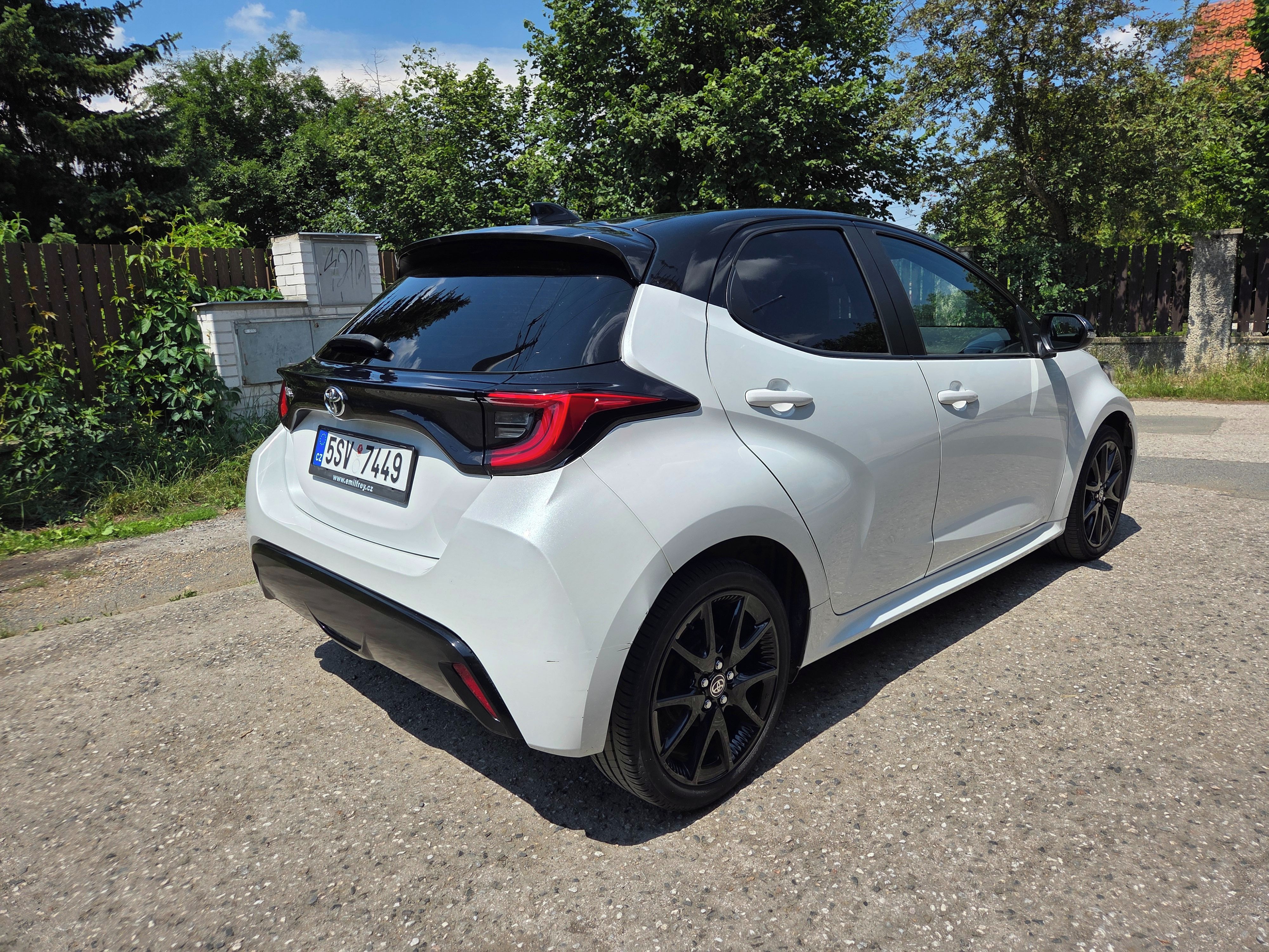 Toyota Yaris, SELECTION STYLE ČR 1.MAJITEL - fotka 4