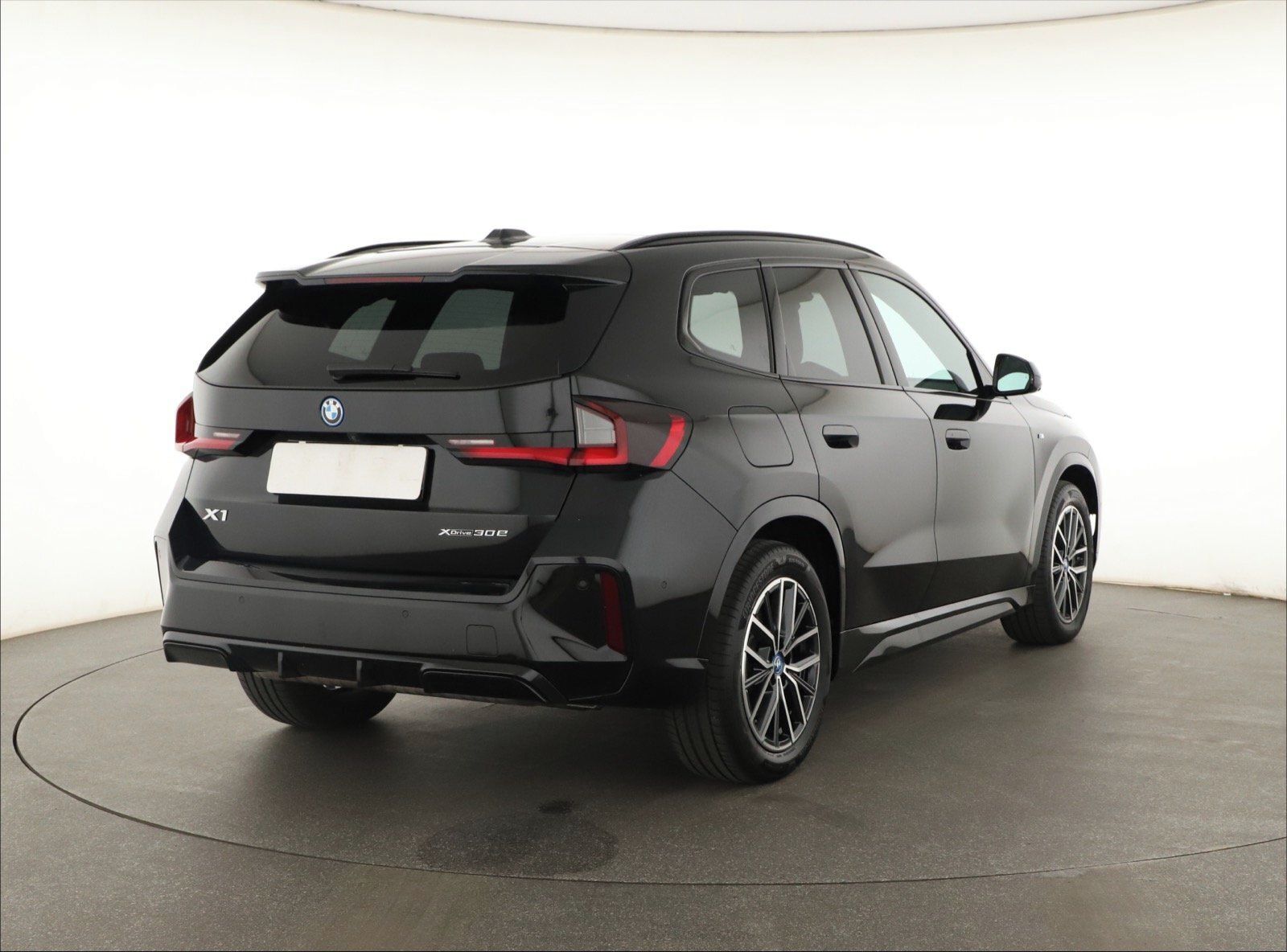 BMW X1, xDrive30e - fotka 5