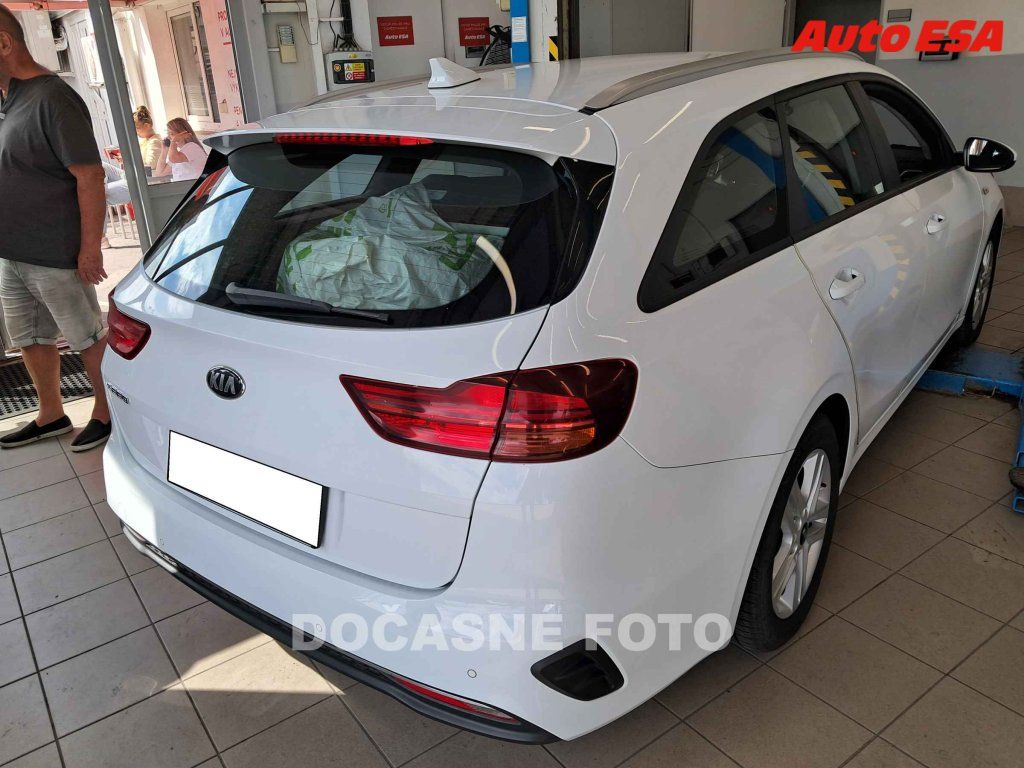 Kia Cee´d, 1.0i - fotka 2