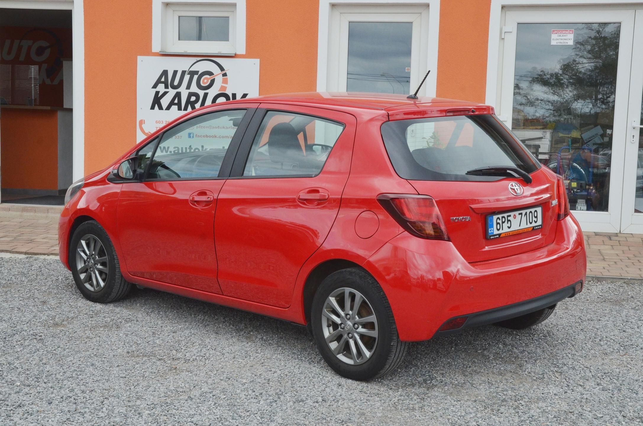 Toyota Yaris, 1.0 VVT-i 51kW / ČR / NAVIGACE - fotka 4