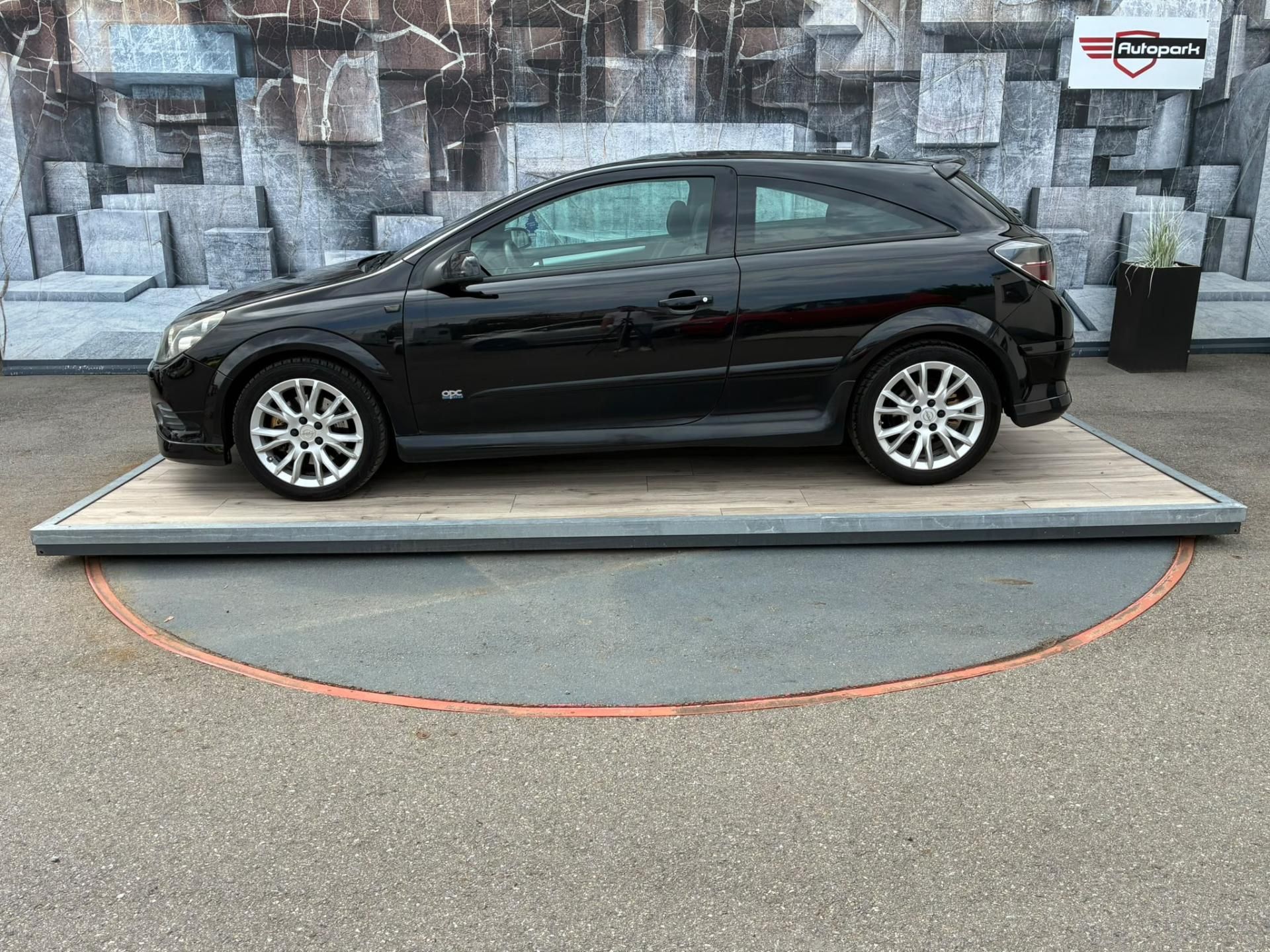 Opel Astra, 1.9 CDTi, 110KW, GTC - fotka 4