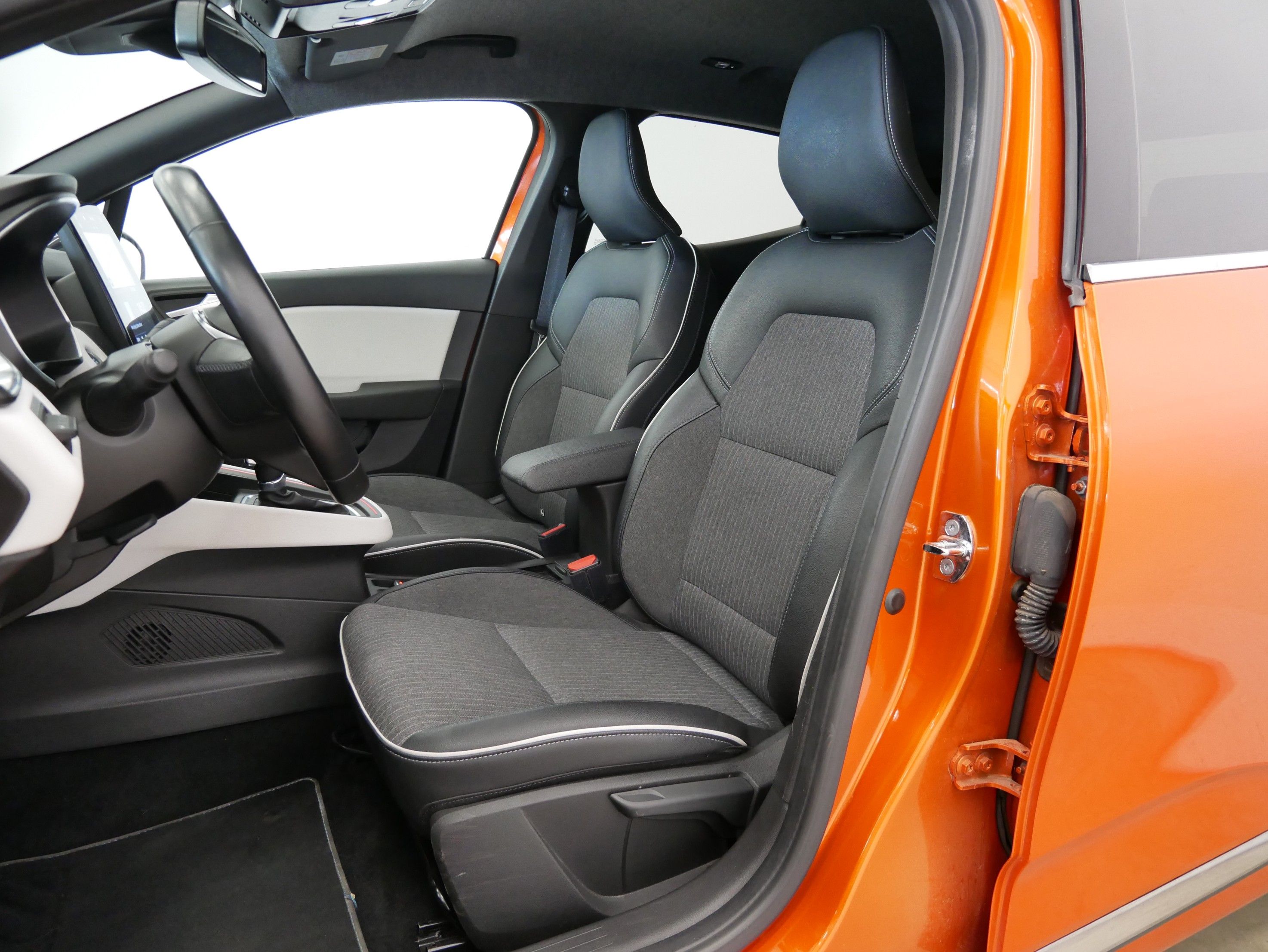 Renault Clio, 1.6 E-Tech 69 kW - fotka 6