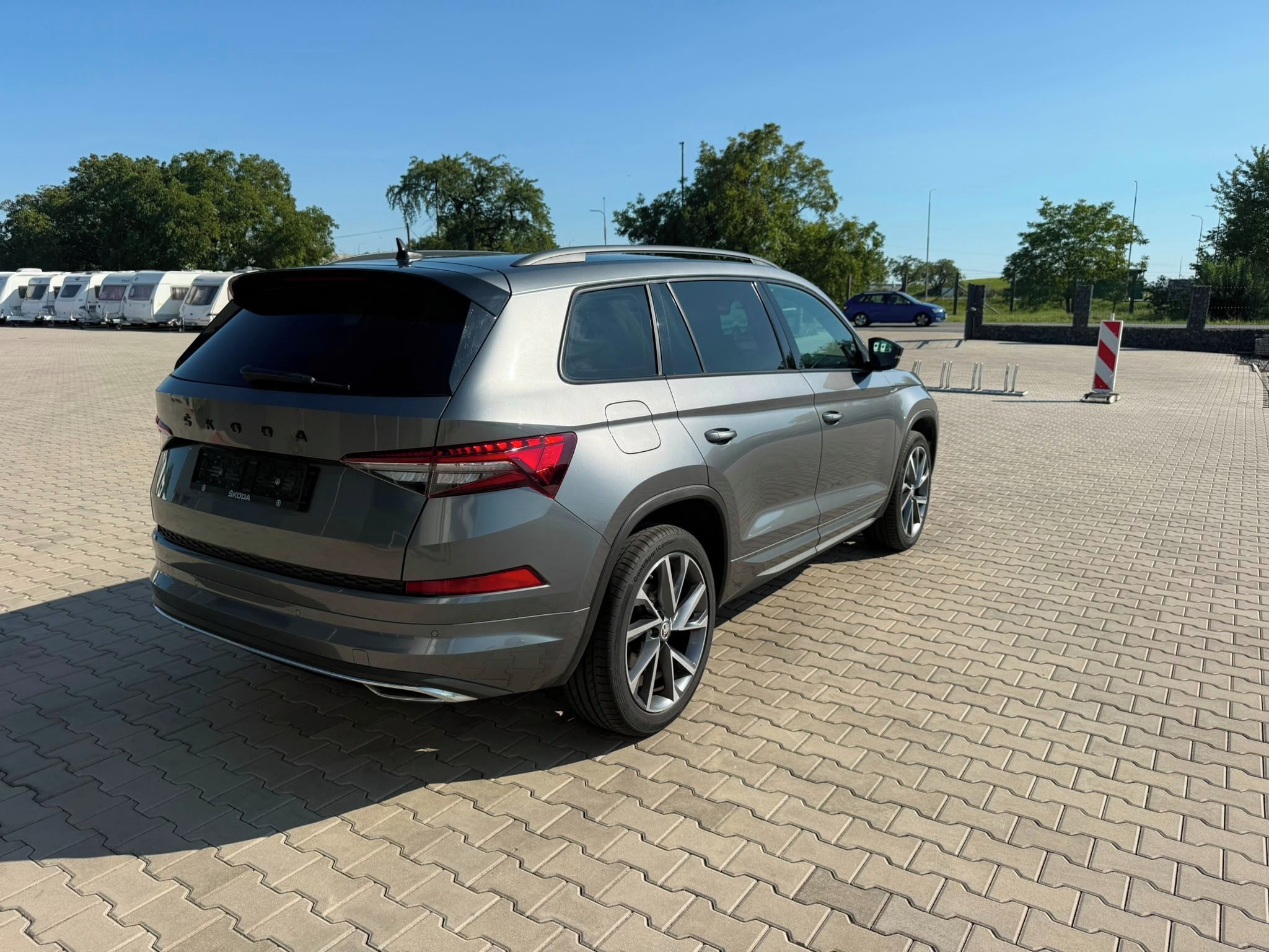 Škoda Kodiaq, Sporline 1.5TSi110kw Tažné DSG - fotka 2