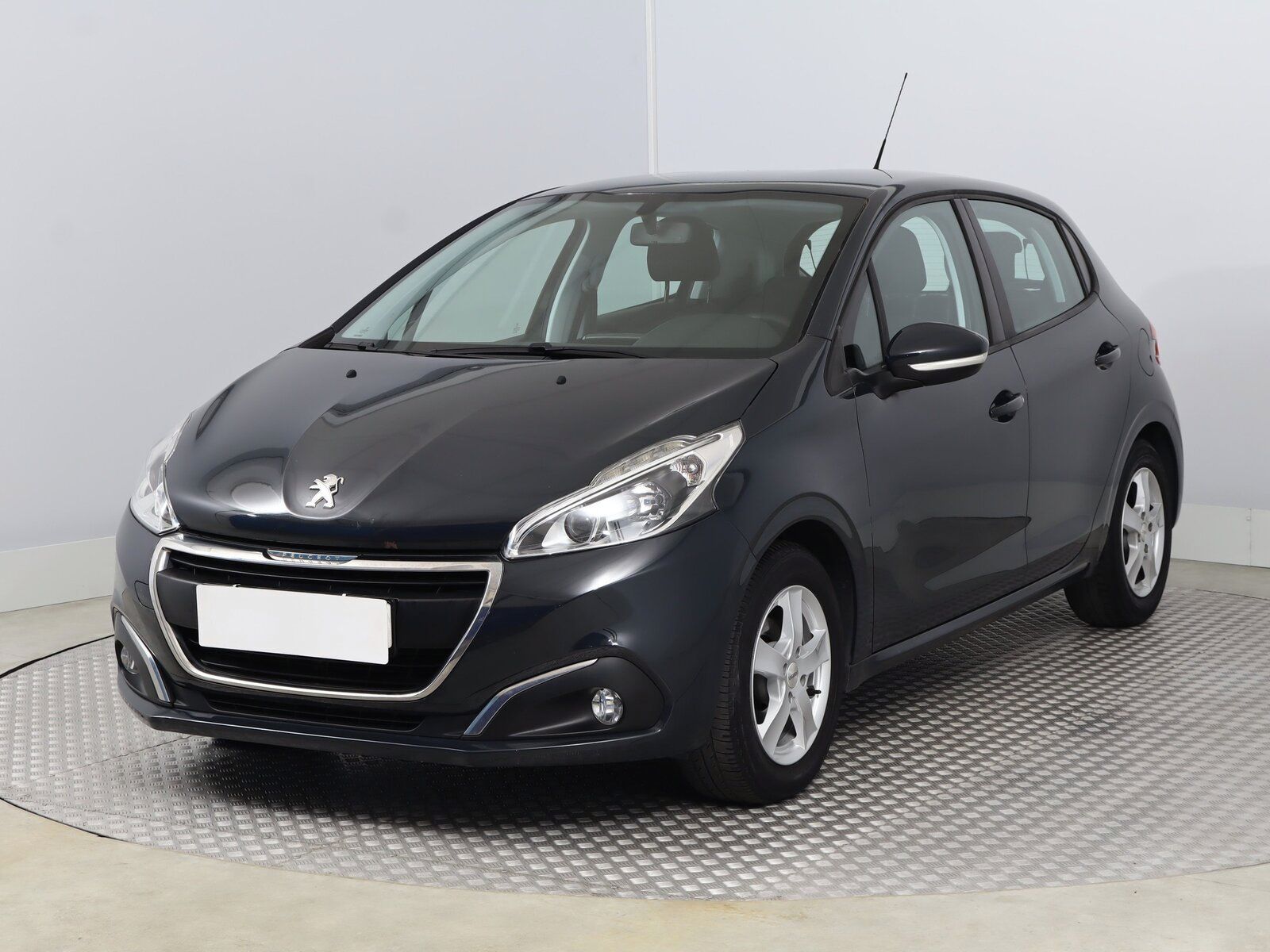 Peugeot 208, 1.2 PureTech, ČR,1.maj - fotka 2