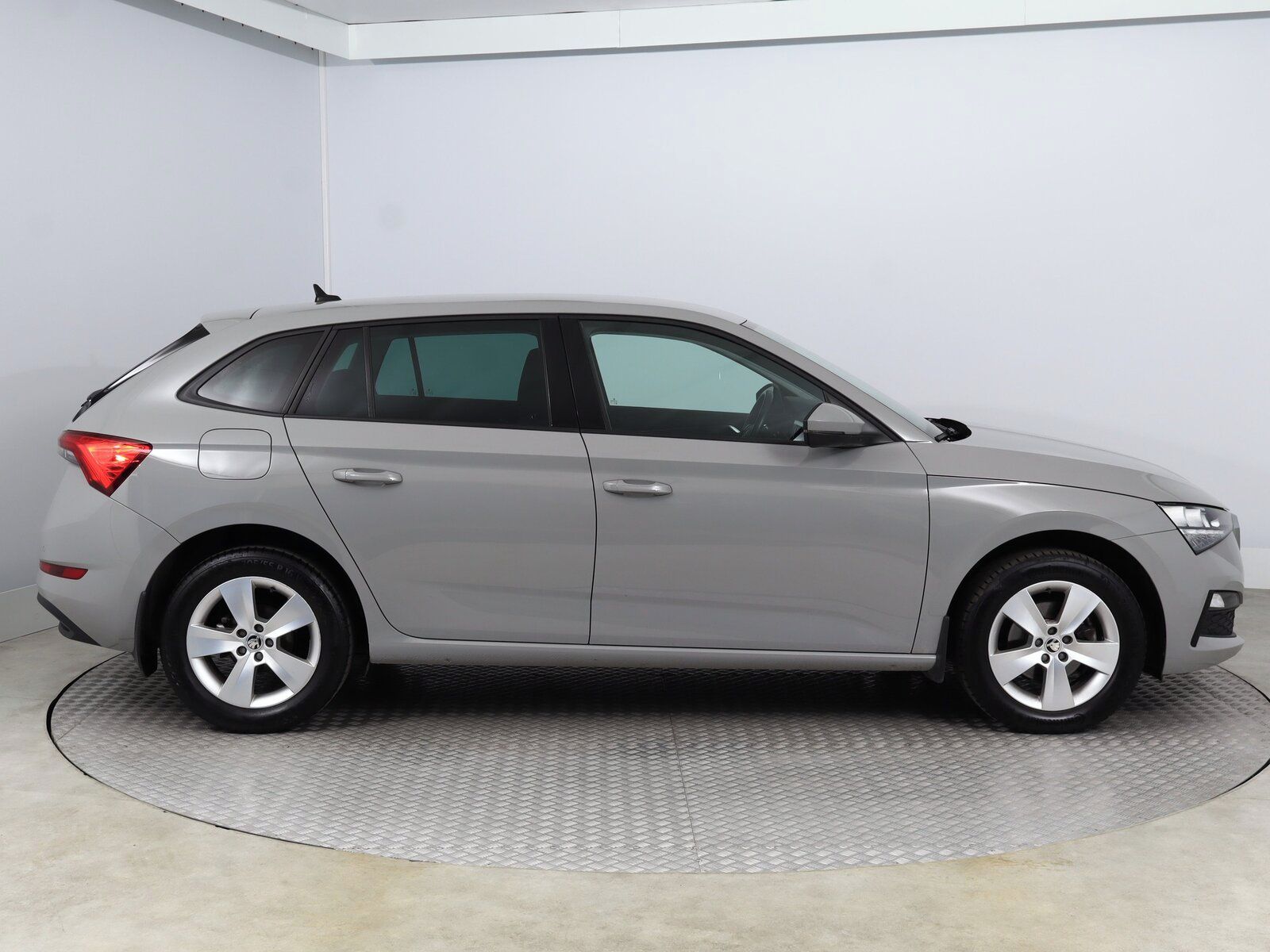 Škoda Scala, 1.5 TSI, Ambition, ČR,1.maj - fotka 6