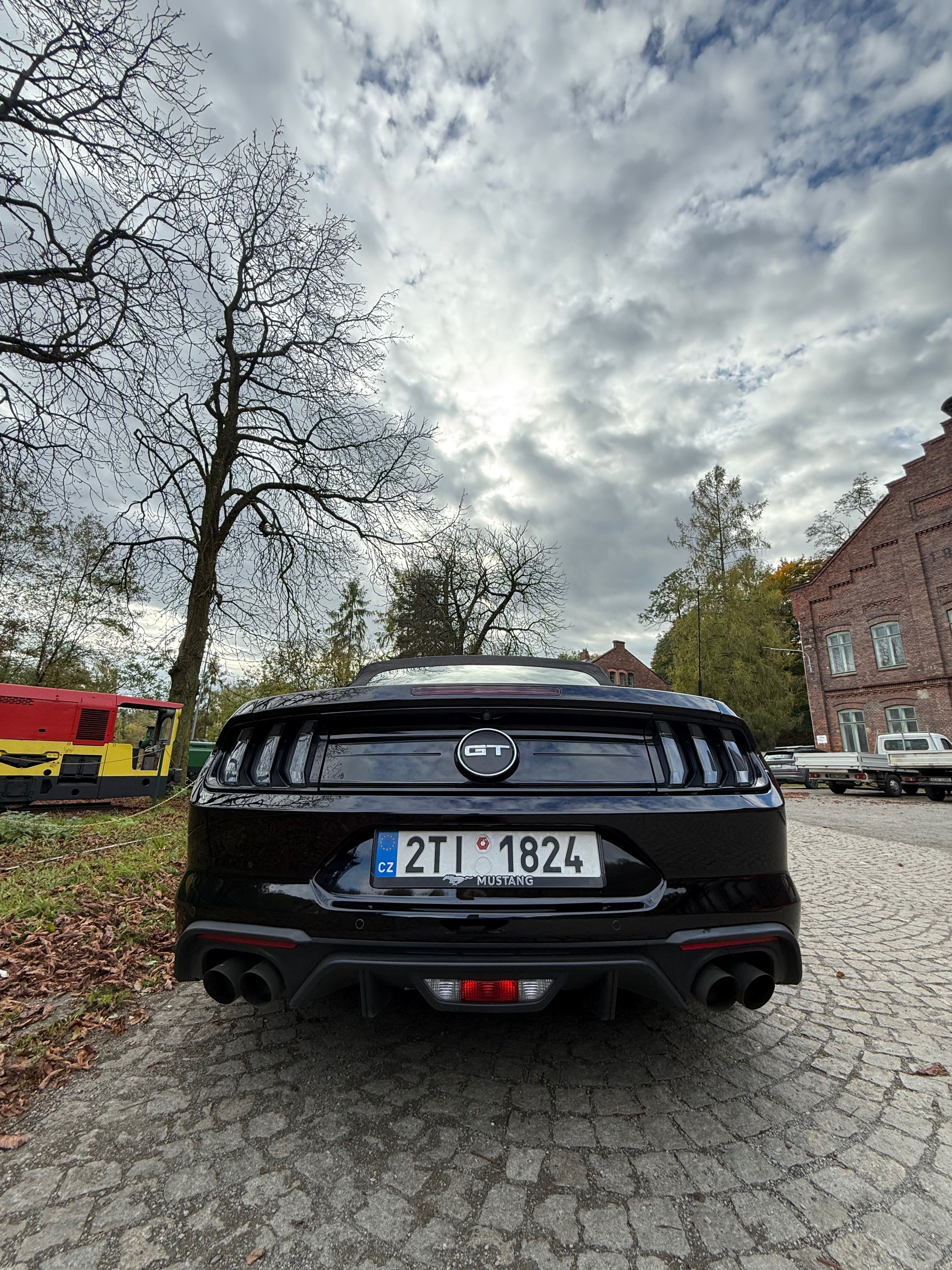 Ford Mustang, GT 5.0 Convertible | Manuál - fotka 6