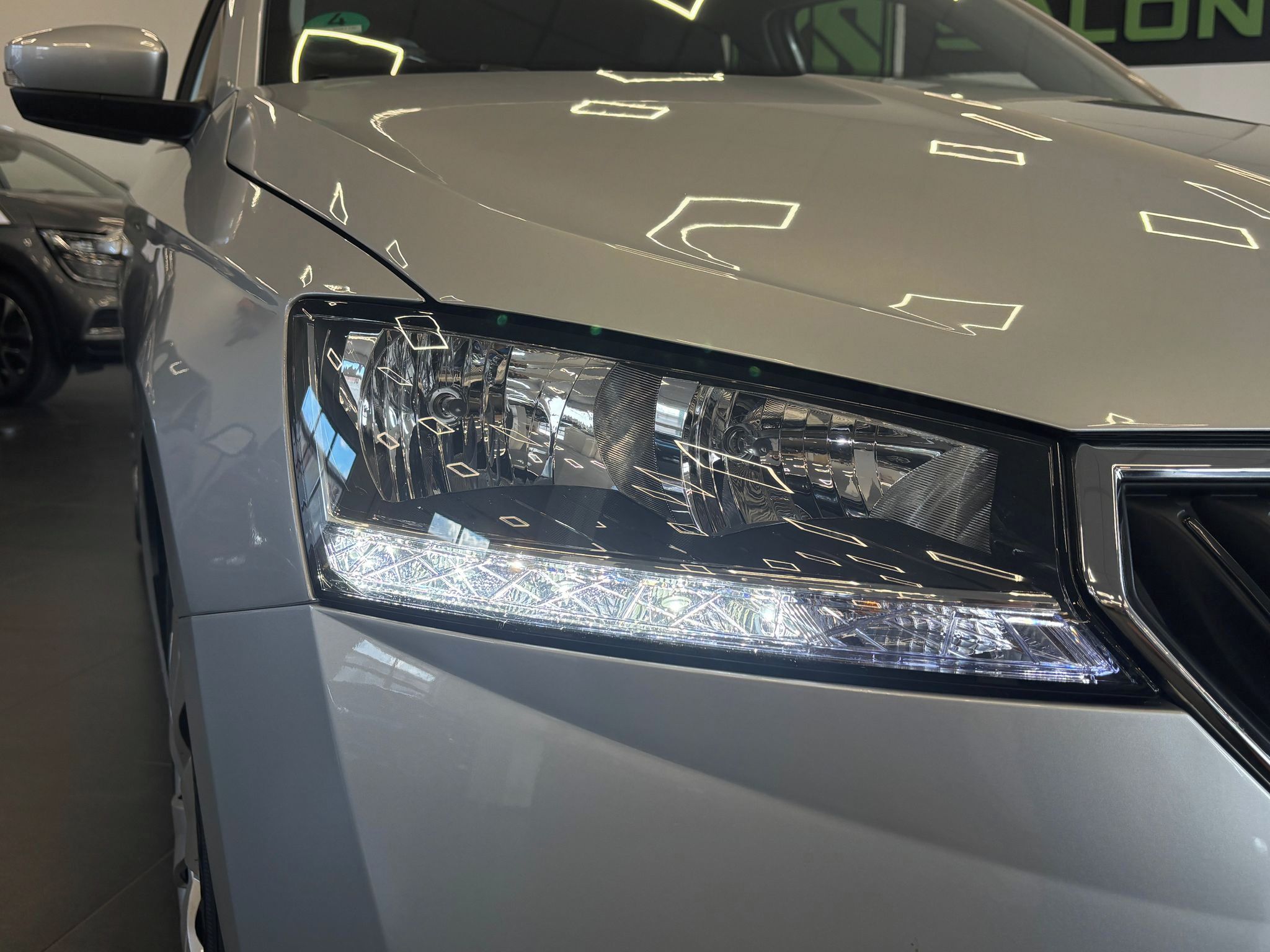 Škoda Fabia, 1.0 MPI 70kW, LED, Senzory - fotka 6