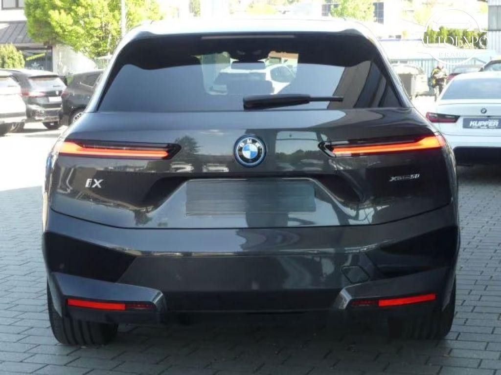 BMW iX, xDrive50* - fotka 4