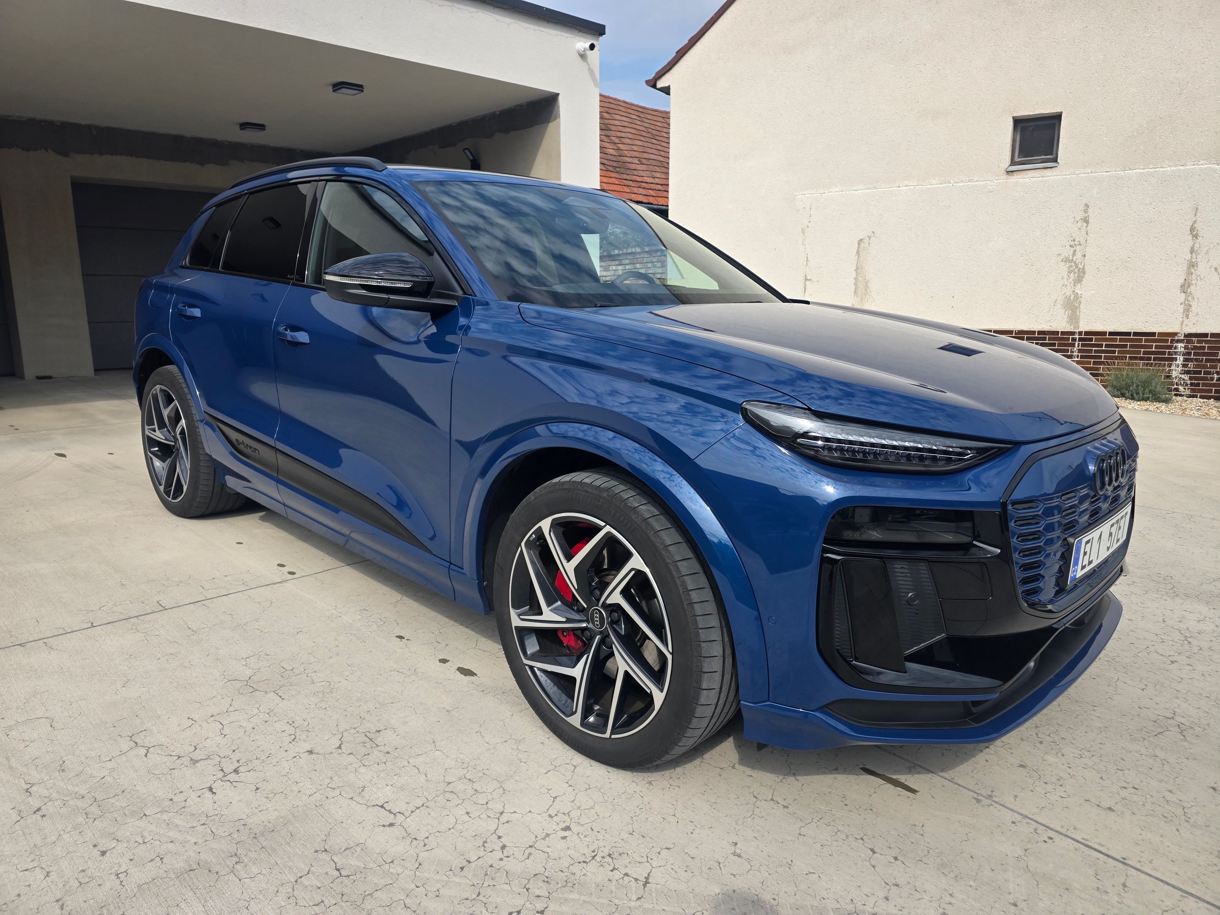 Audi Q6 e-tron, 360 kW, vzduch, B&O, 21", kůže - fotka 3