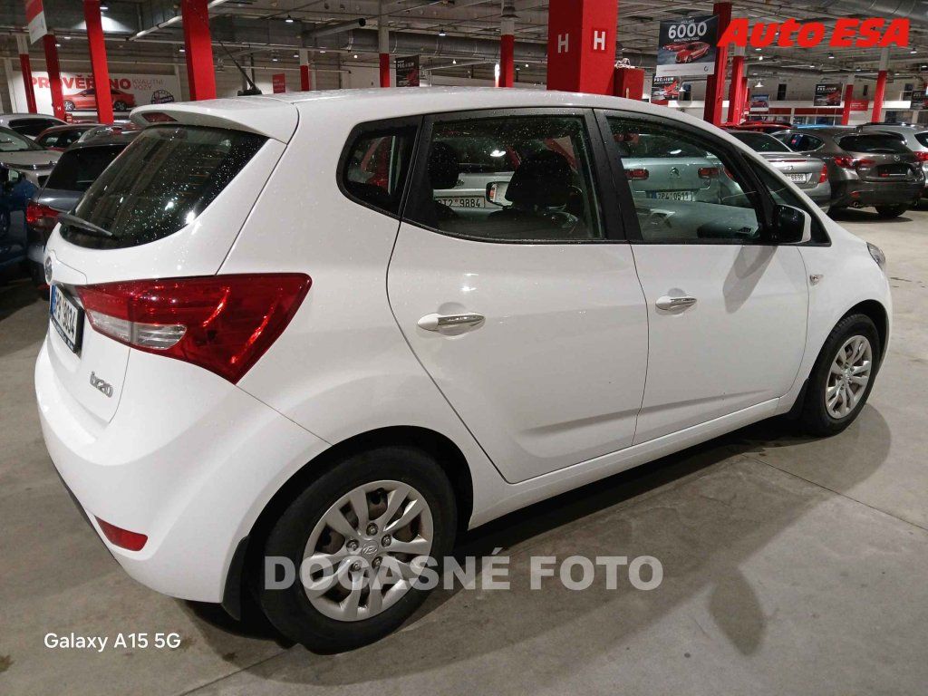 Hyundai ix20, 1.4,2.maj,ČR - fotka 2