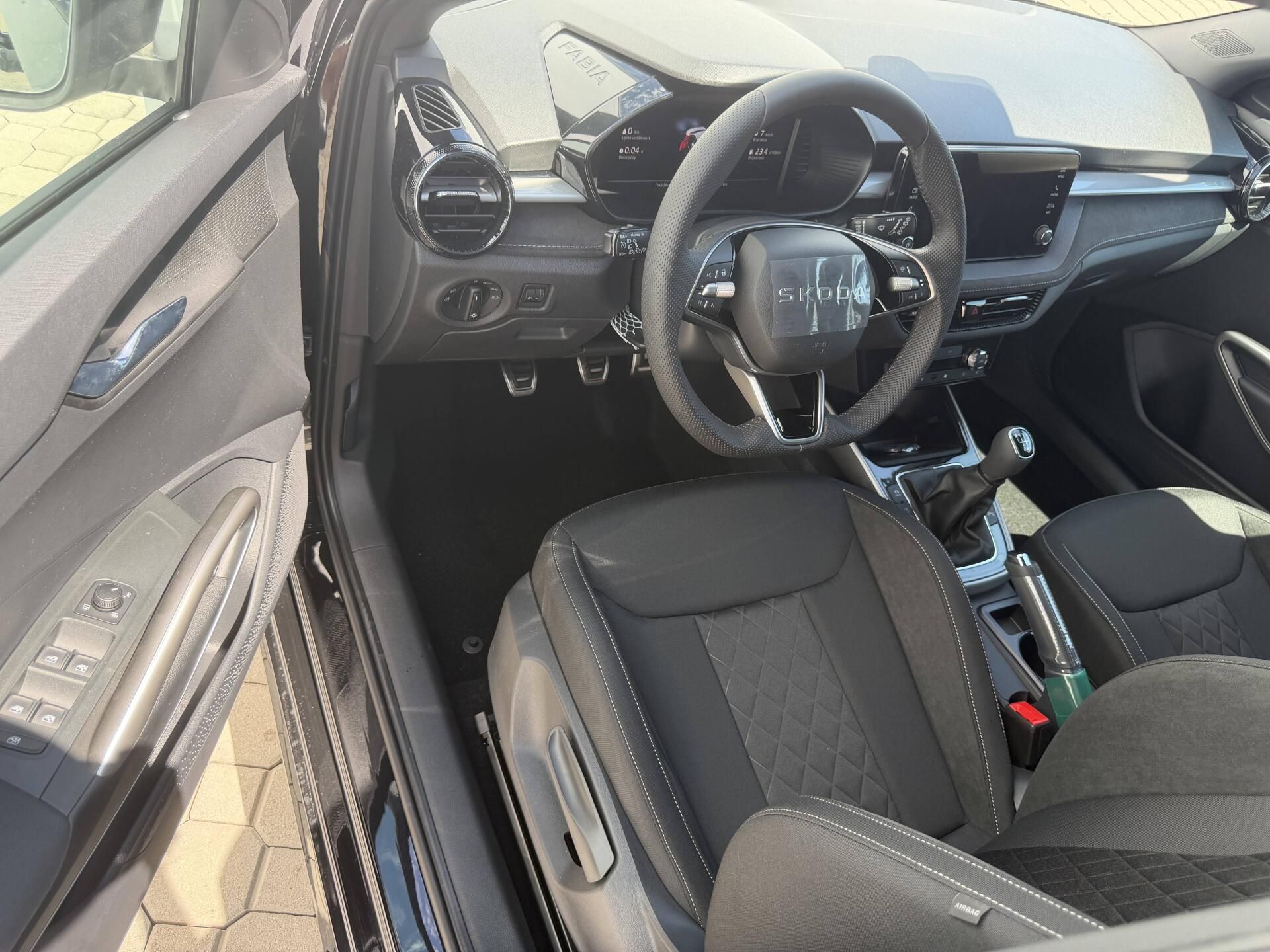 Škoda Fabia, Dynamic 6MP 1,0TSI - fotka 3
